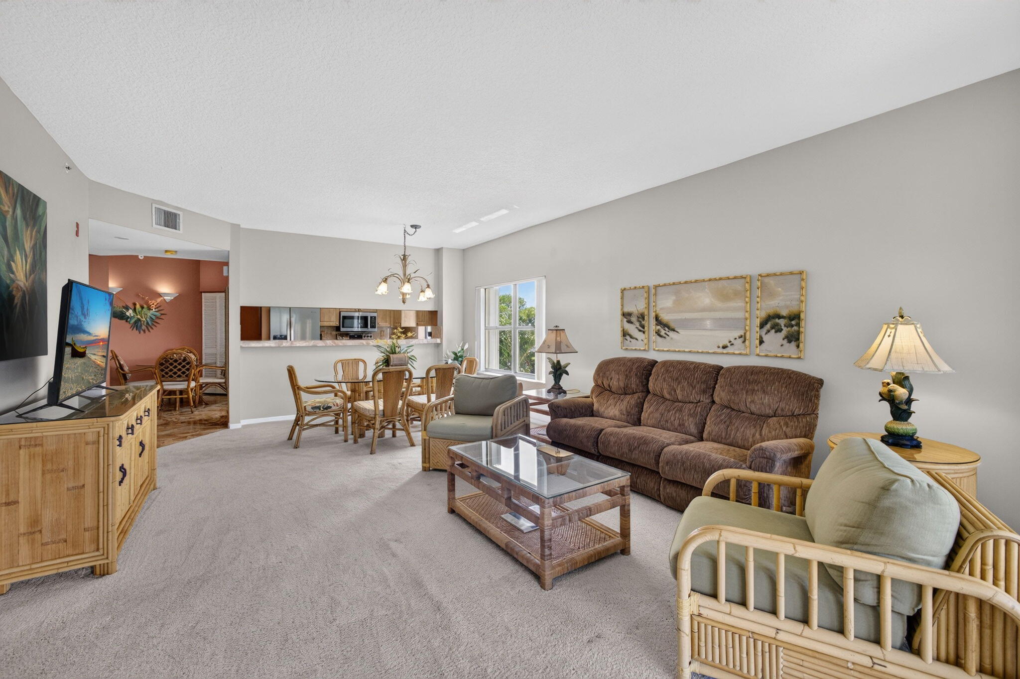 500 UNO LAGO Drive 201