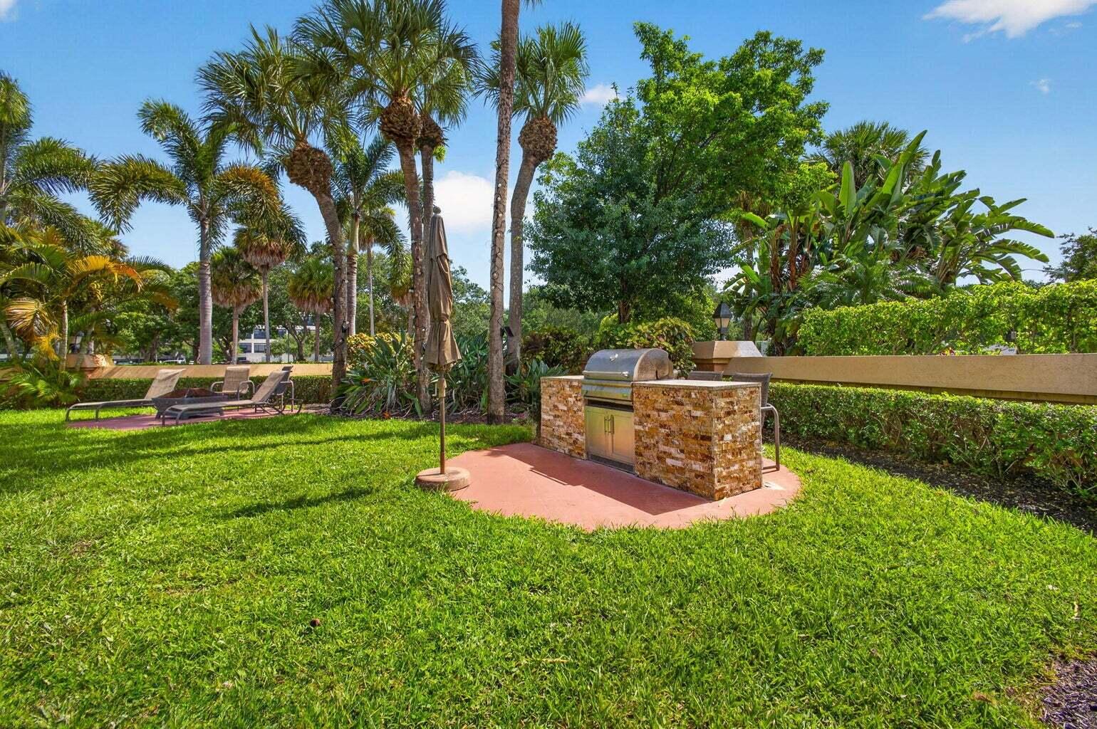 500 UNO LAGO Drive 201