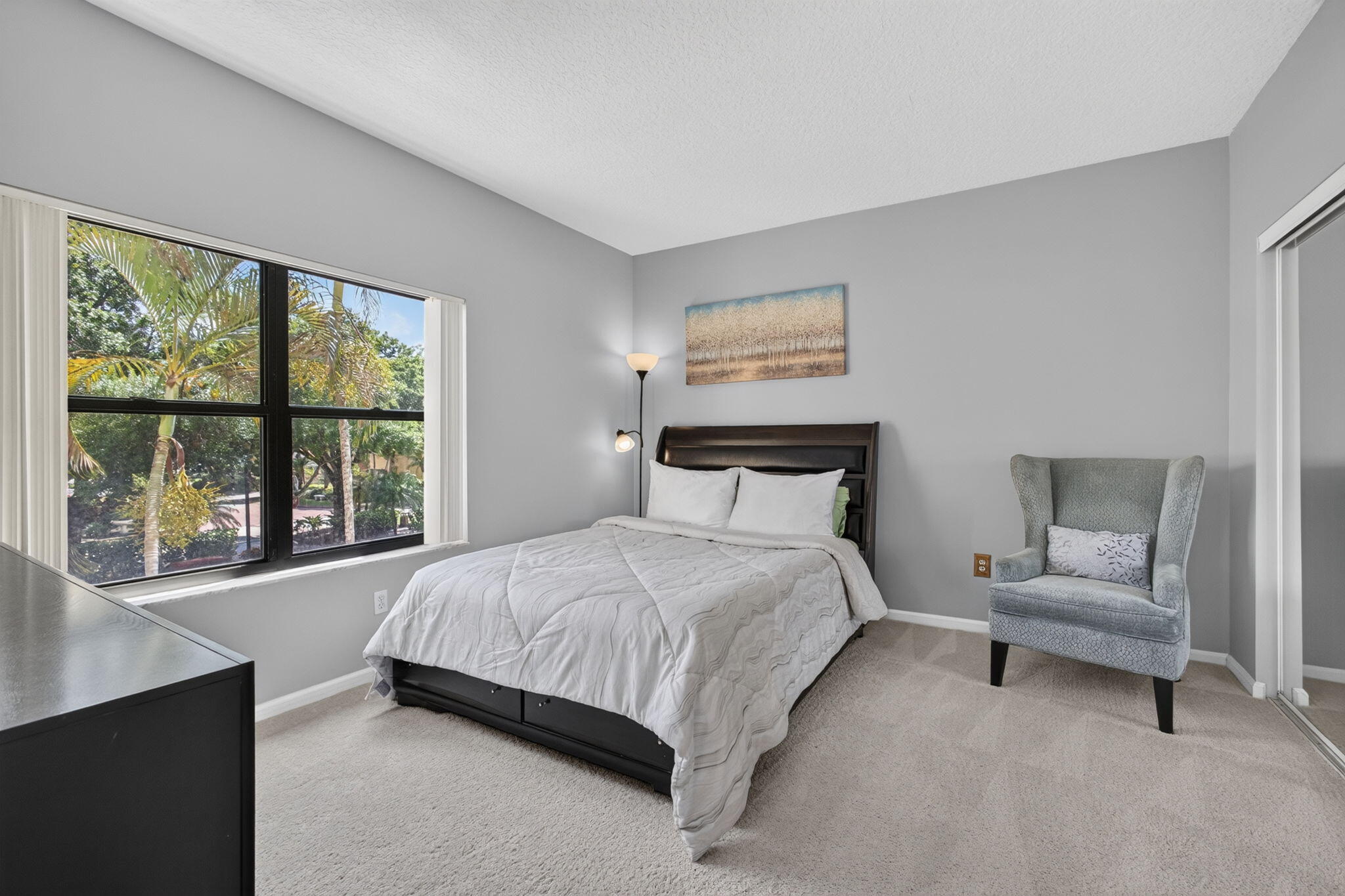 500 UNO LAGO Drive 201
