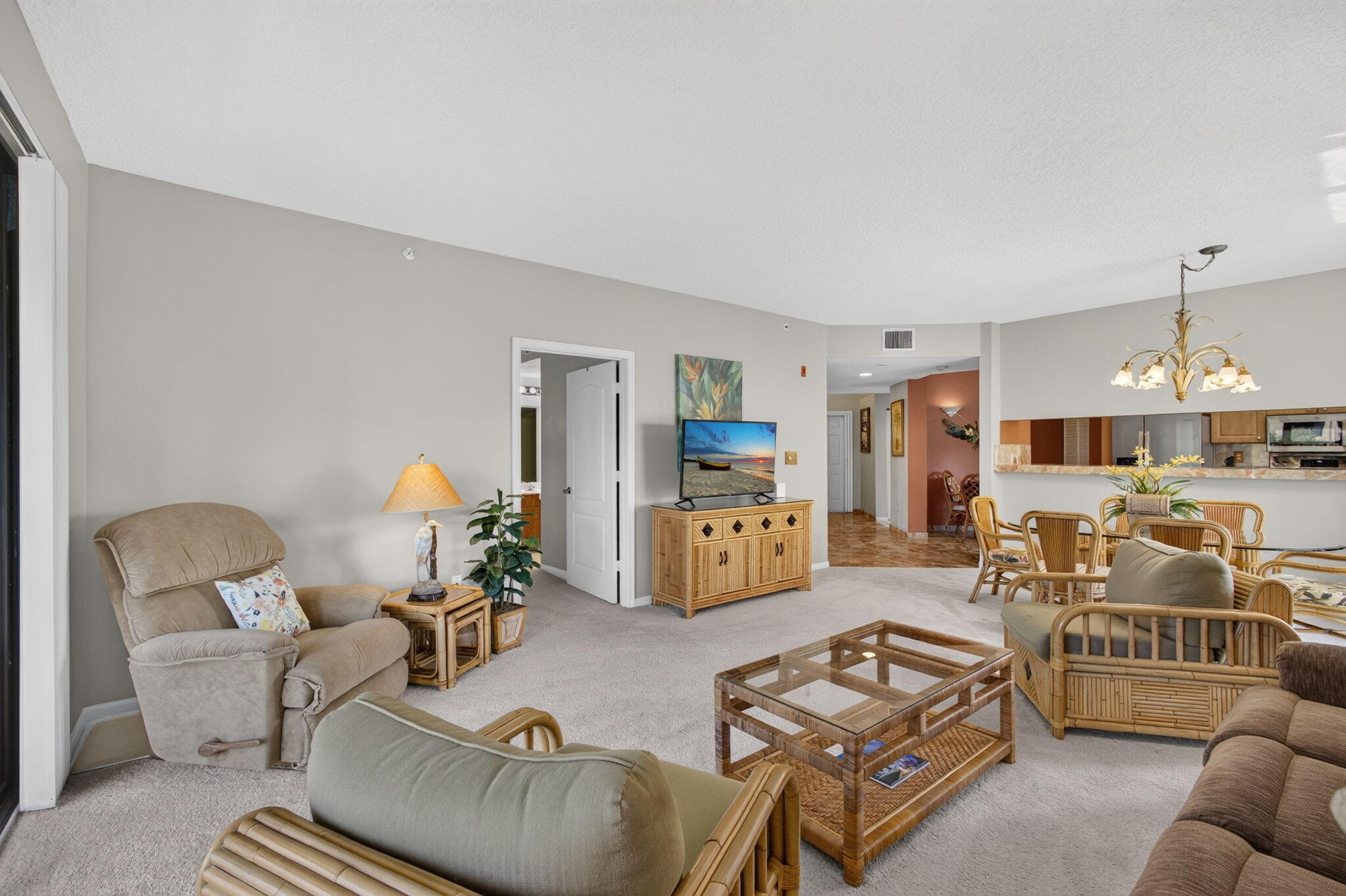 500 UNO LAGO Drive 201