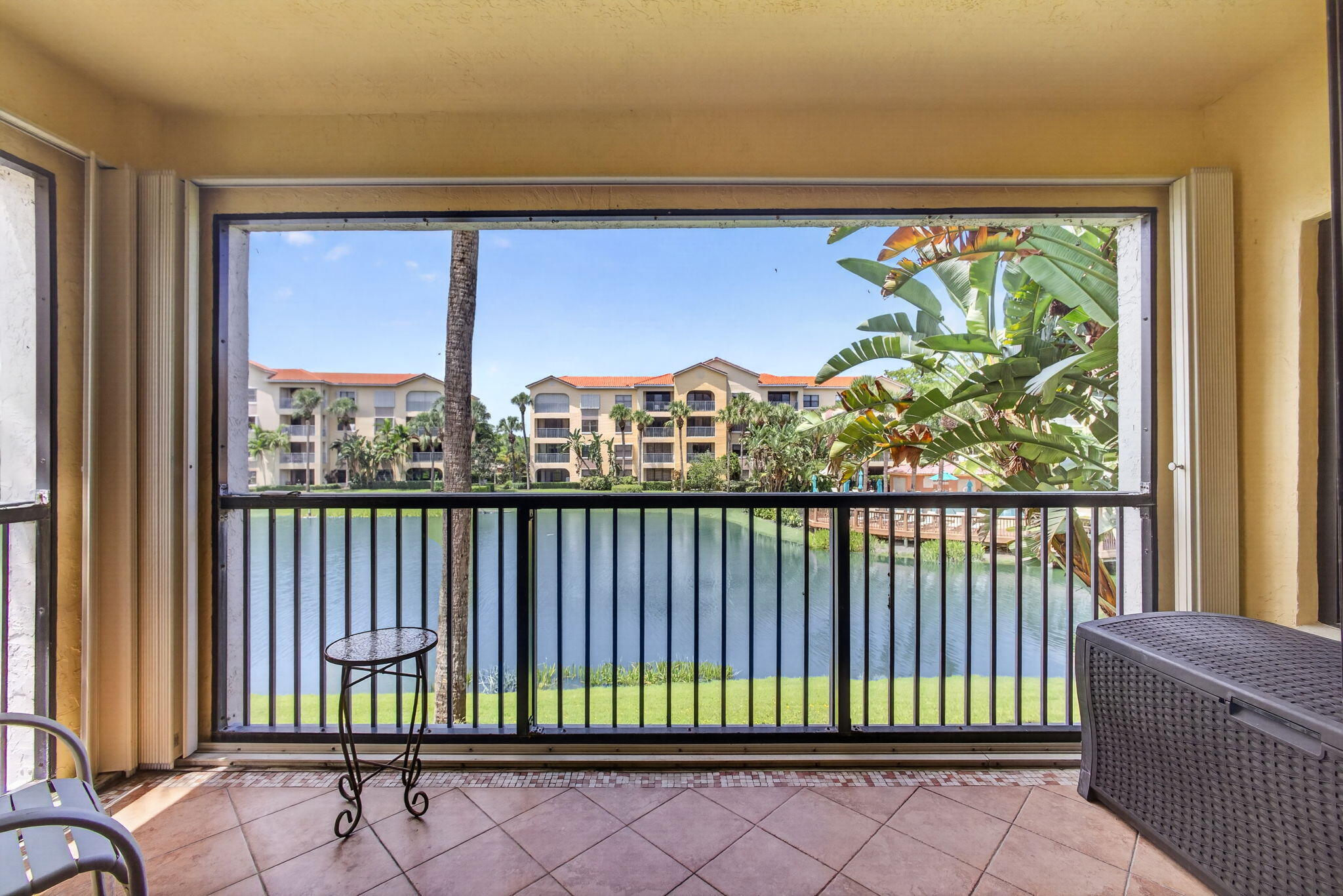500 UNO LAGO Drive 201
