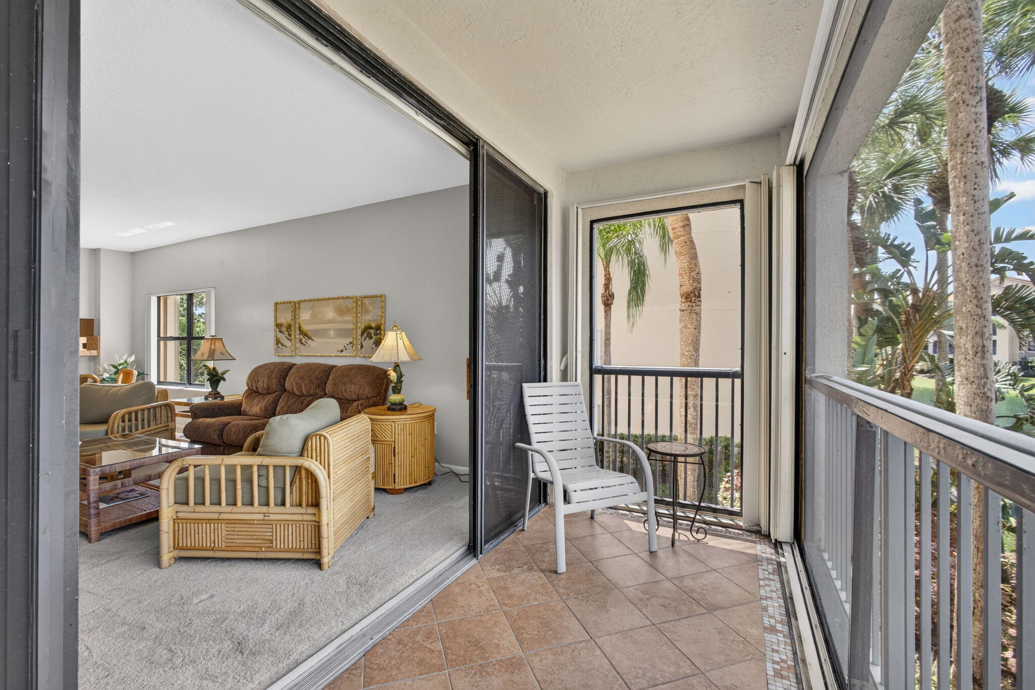 500 UNO LAGO Drive 201