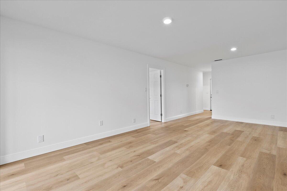 154 Lake Barbara Drive