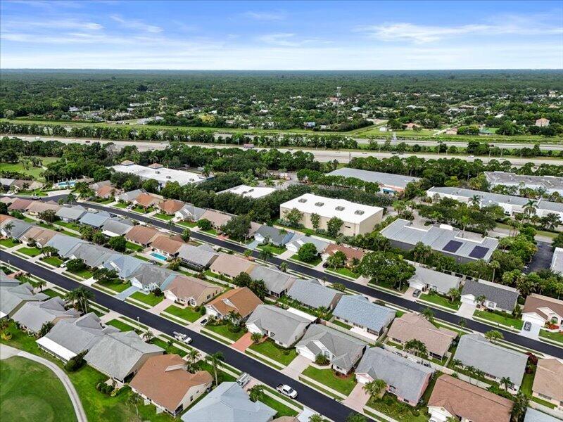 237 W MOCCASIN Trail W