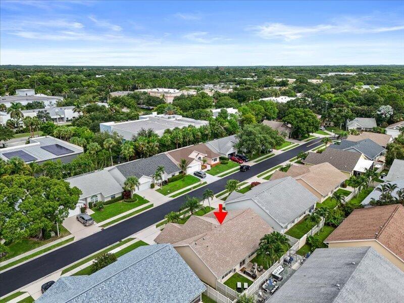 237 W MOCCASIN Trail W