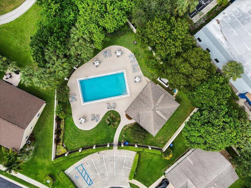 237 W MOCCASIN Trail W