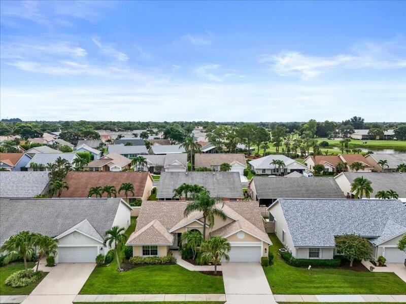 237 W MOCCASIN Trail W