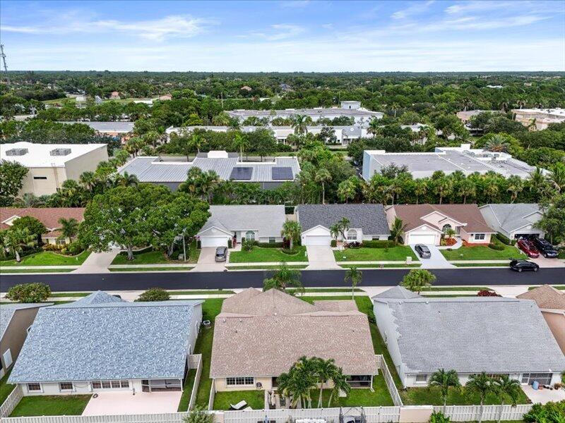 237 W MOCCASIN Trail W