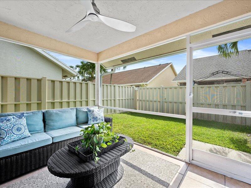 237 W MOCCASIN Trail W