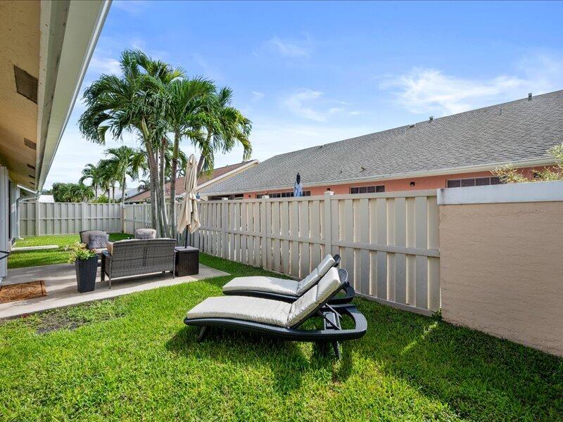 237 W MOCCASIN Trail W