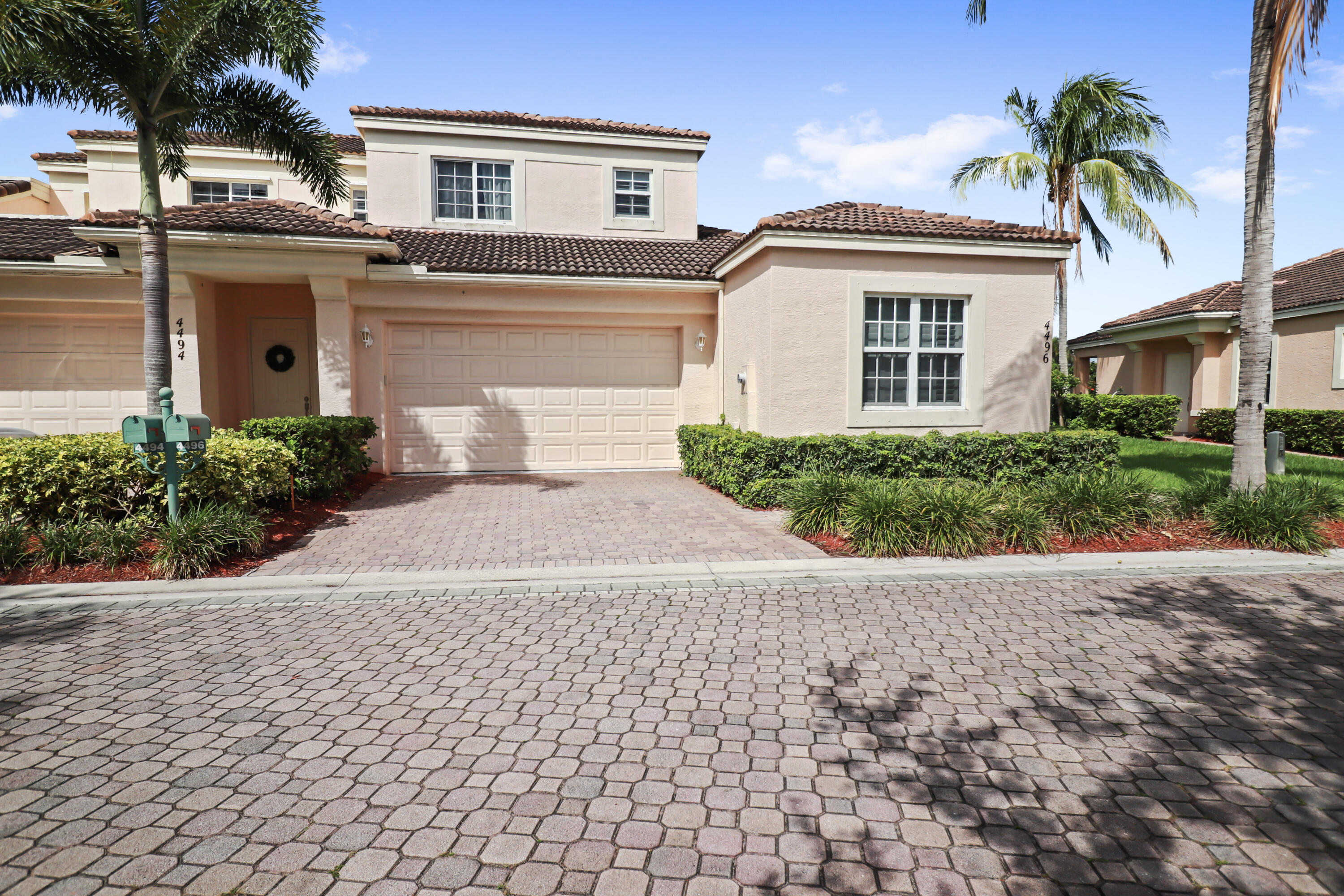 4496 HICKORY Drive