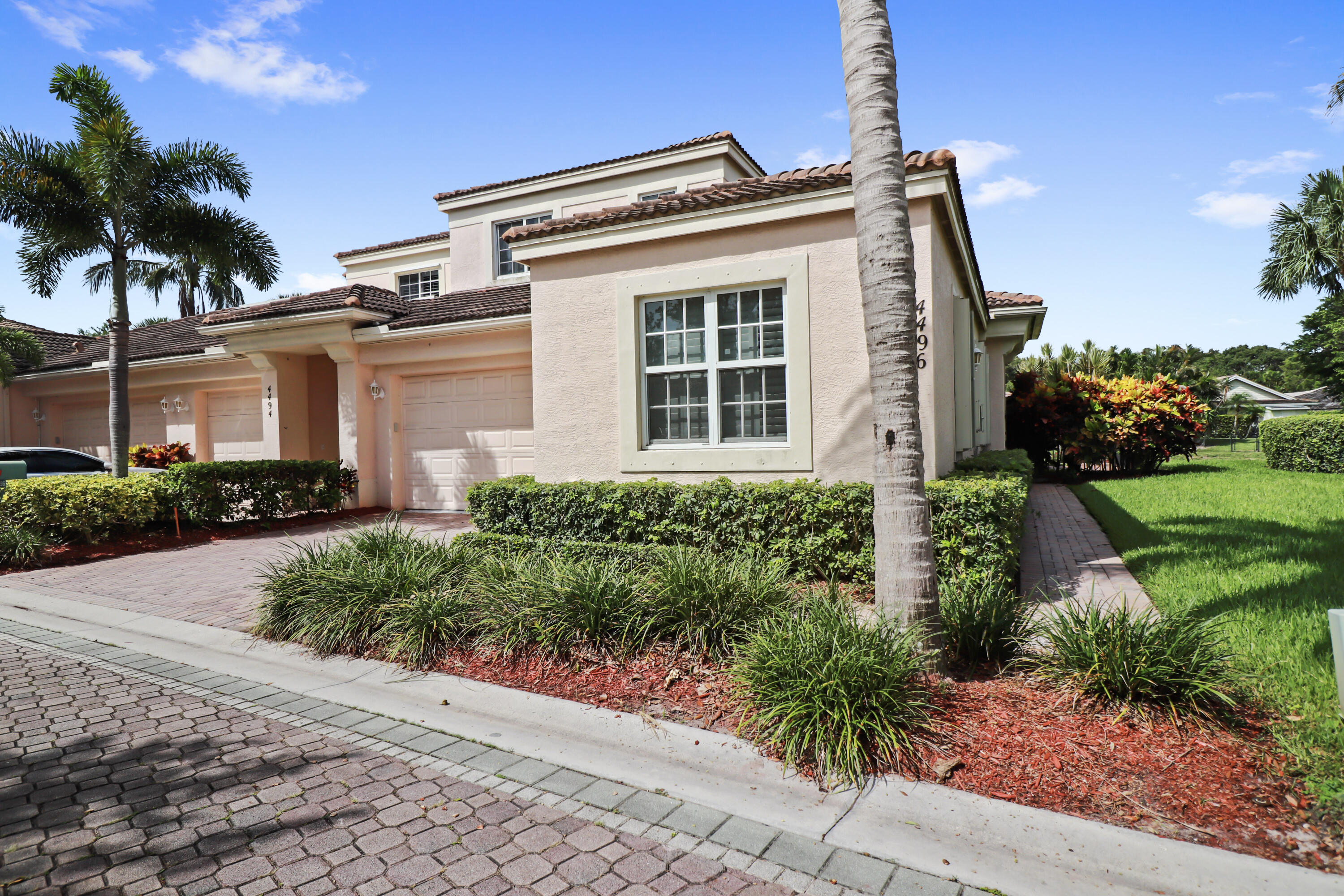 4496 HICKORY Drive