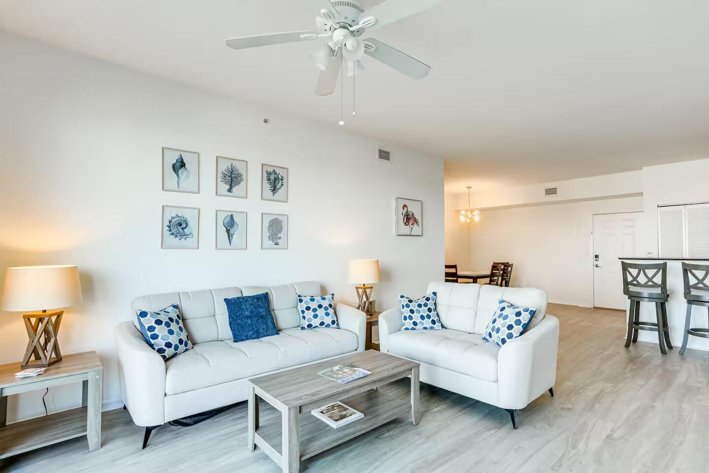 802 W Windward Way