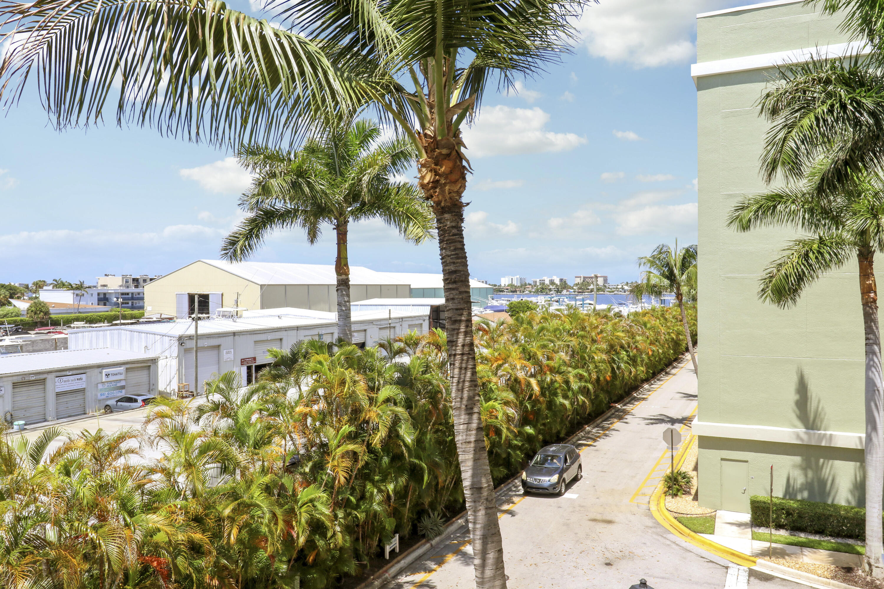 802 W Windward Way