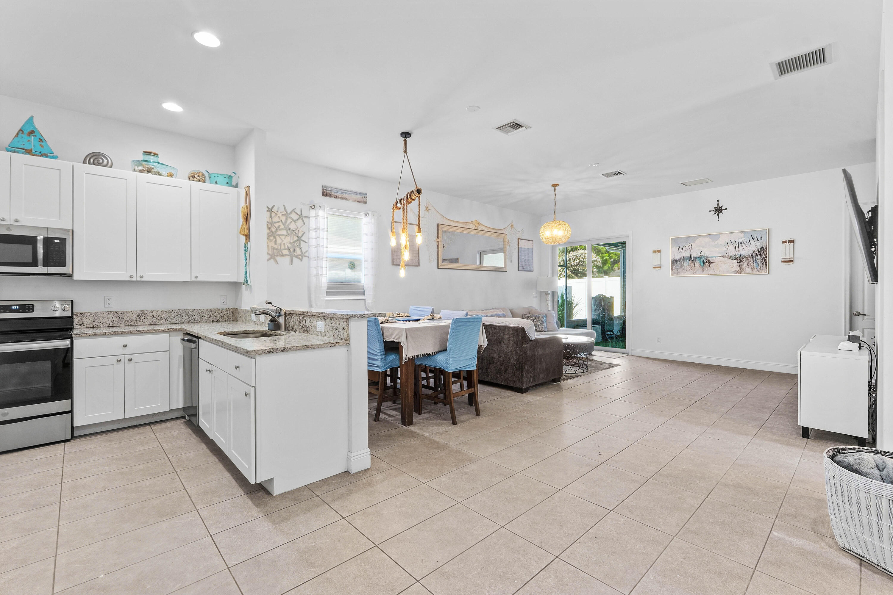 6855 4TH Street, Limestone Creek