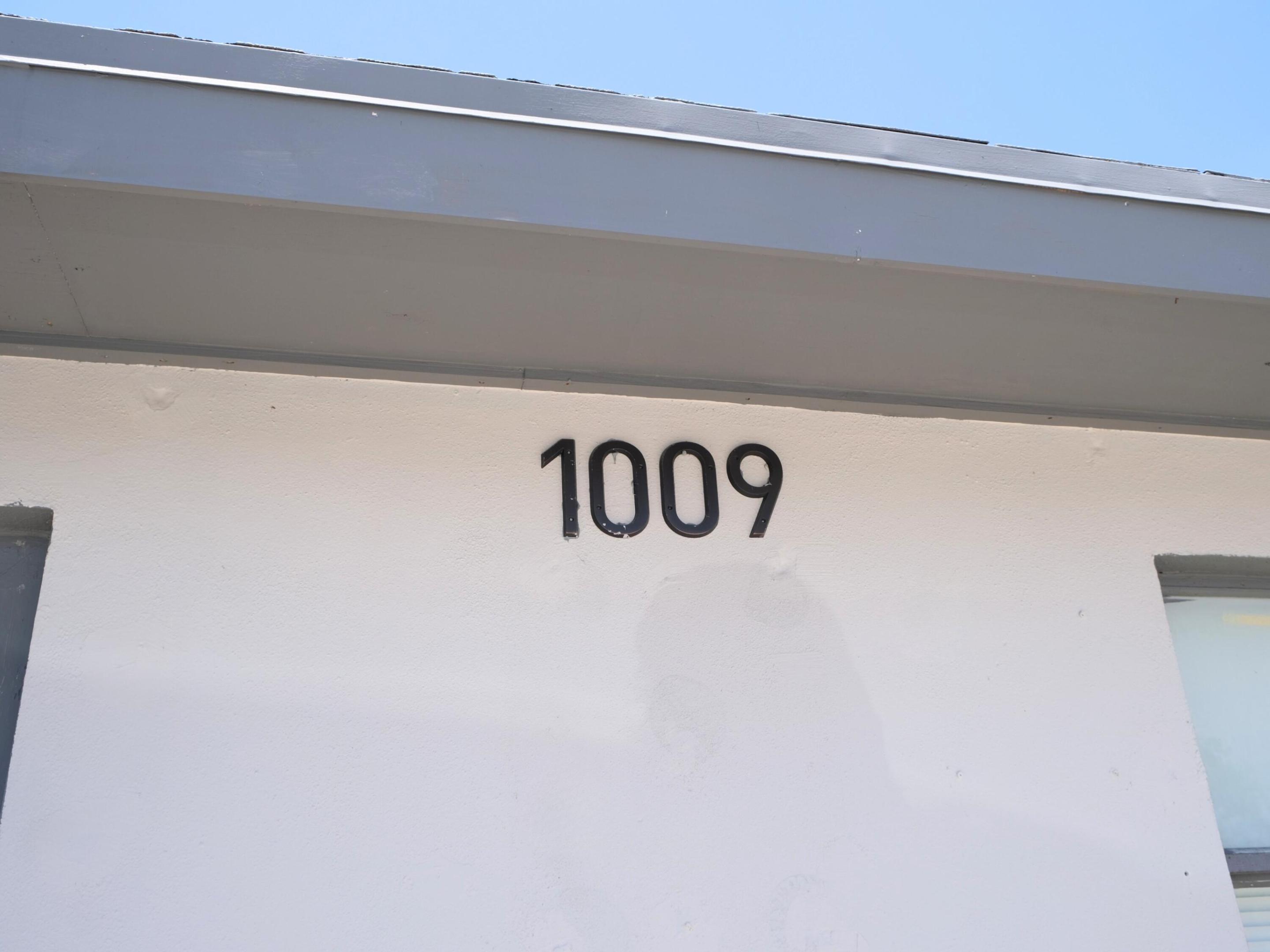1009 9TH Street 1