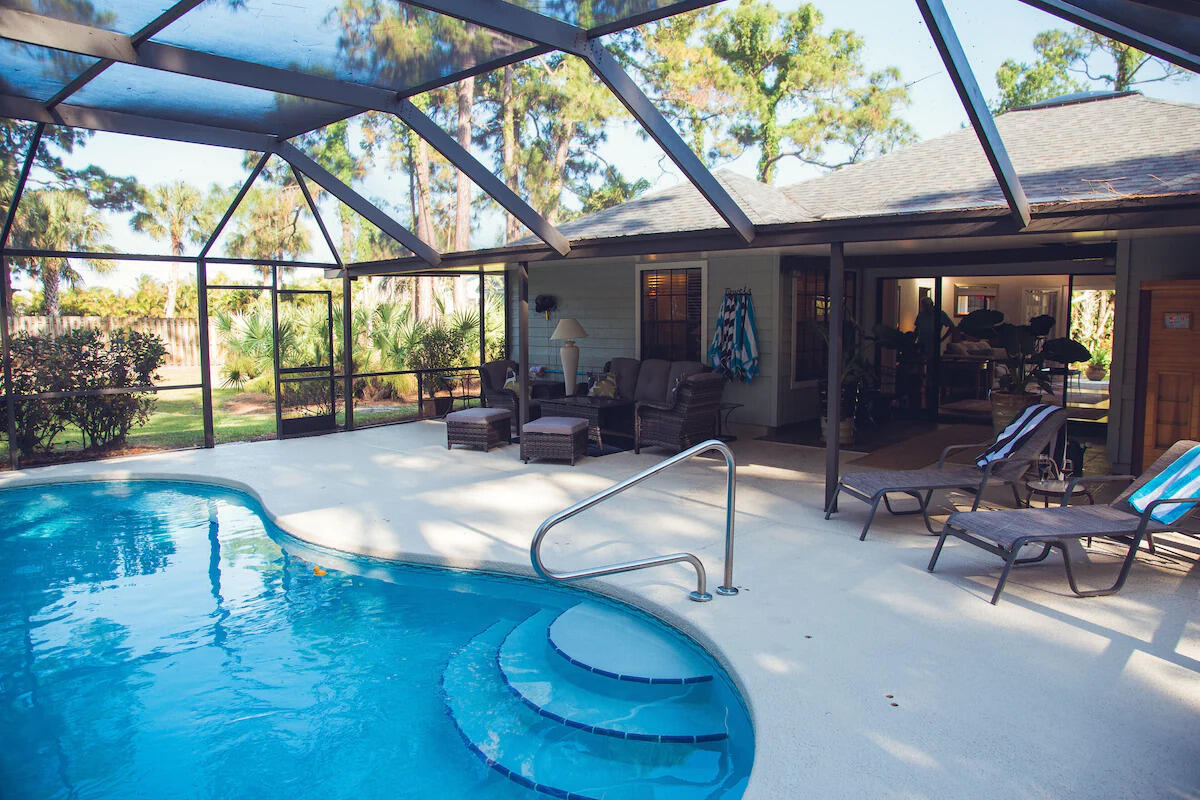1251 SW Carl Metz Lane