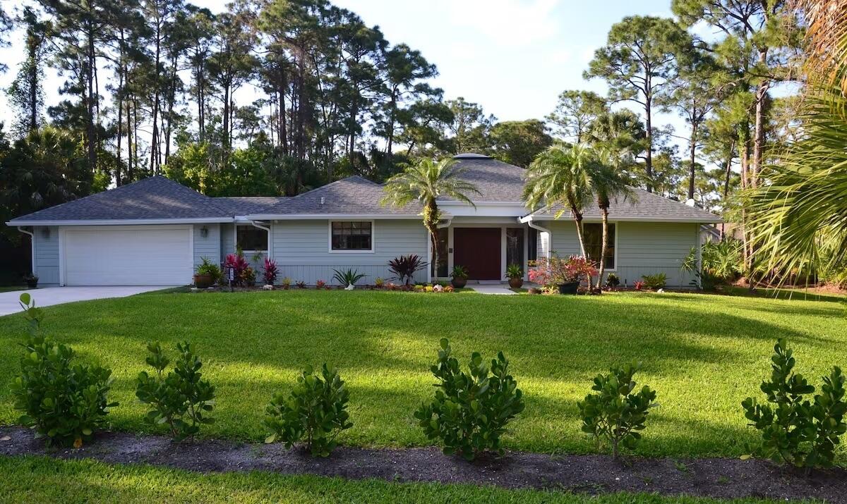 1251 SW Carl Metz Lane
