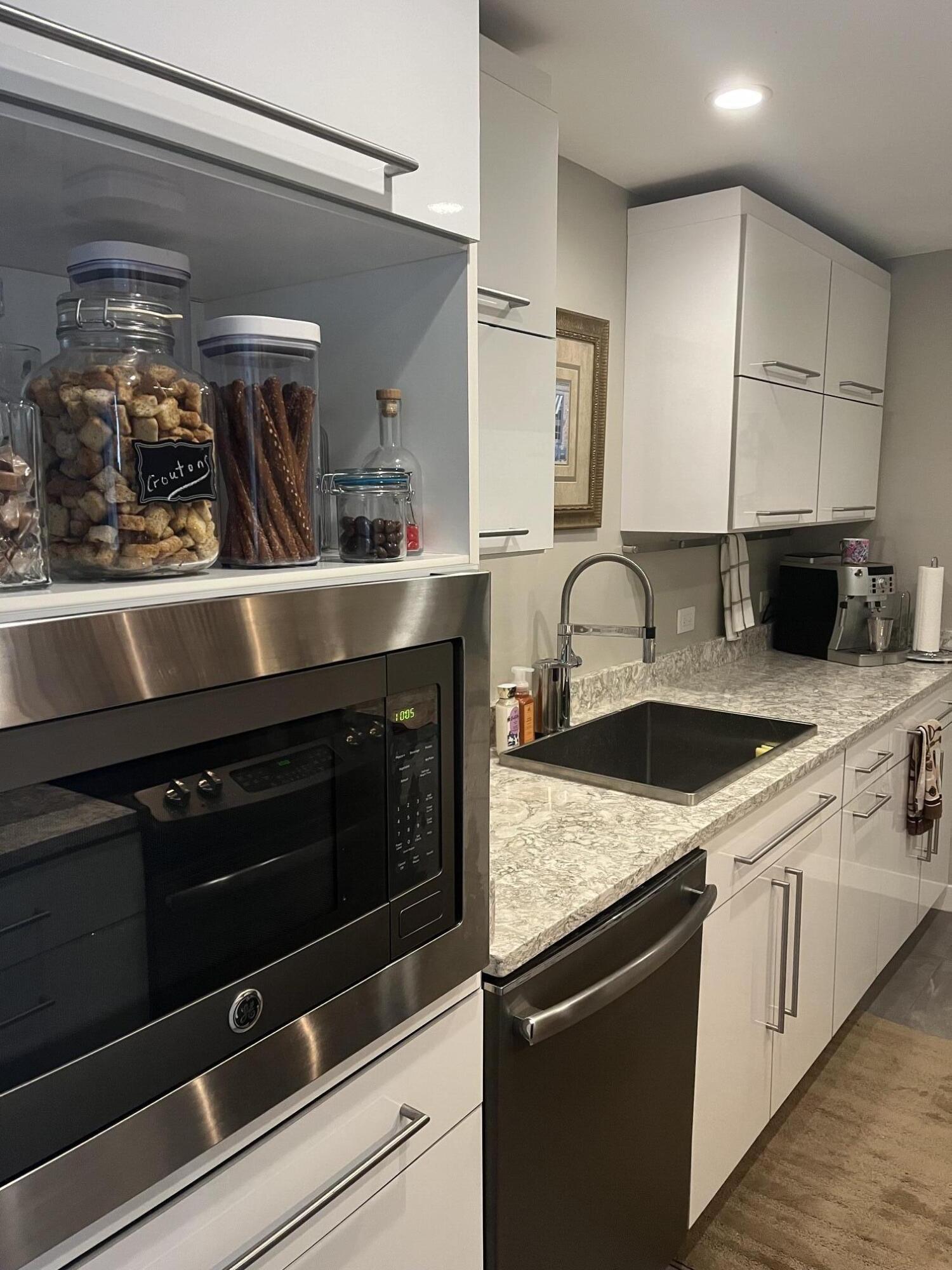 1208 MARINE Way 905