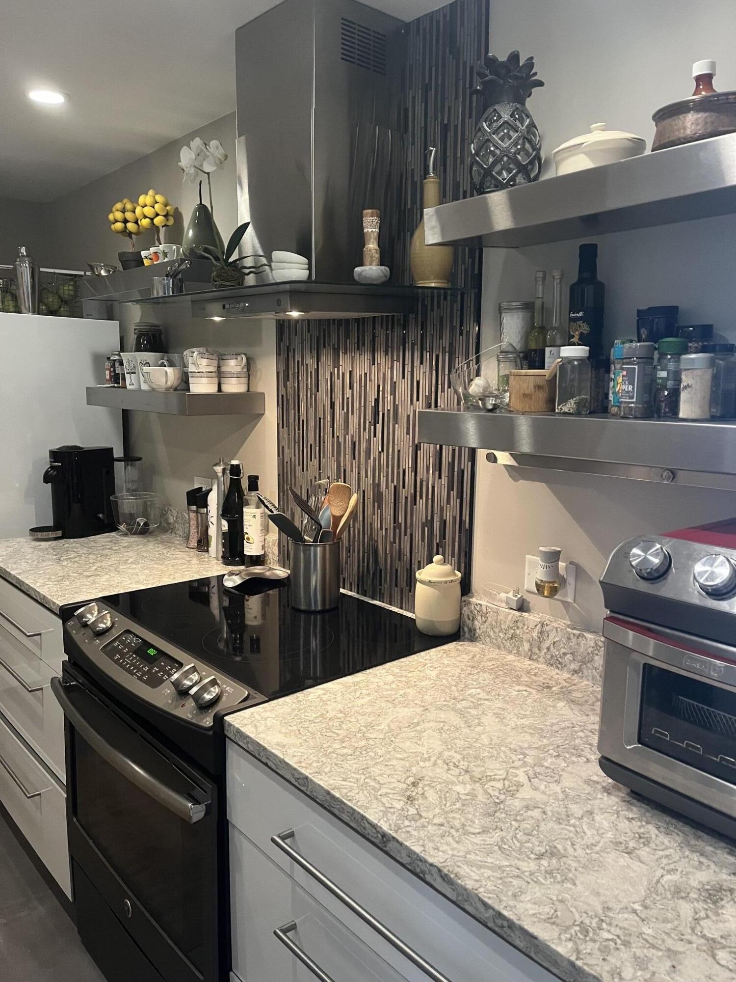1208 MARINE Way 905