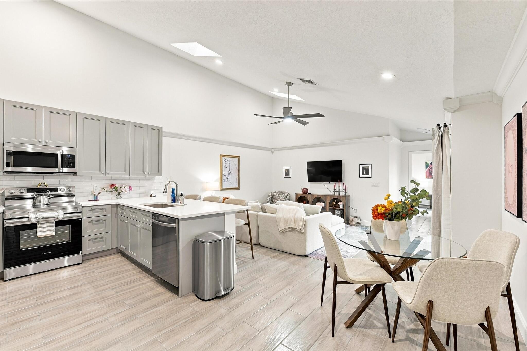 1343 Periwinkle Place