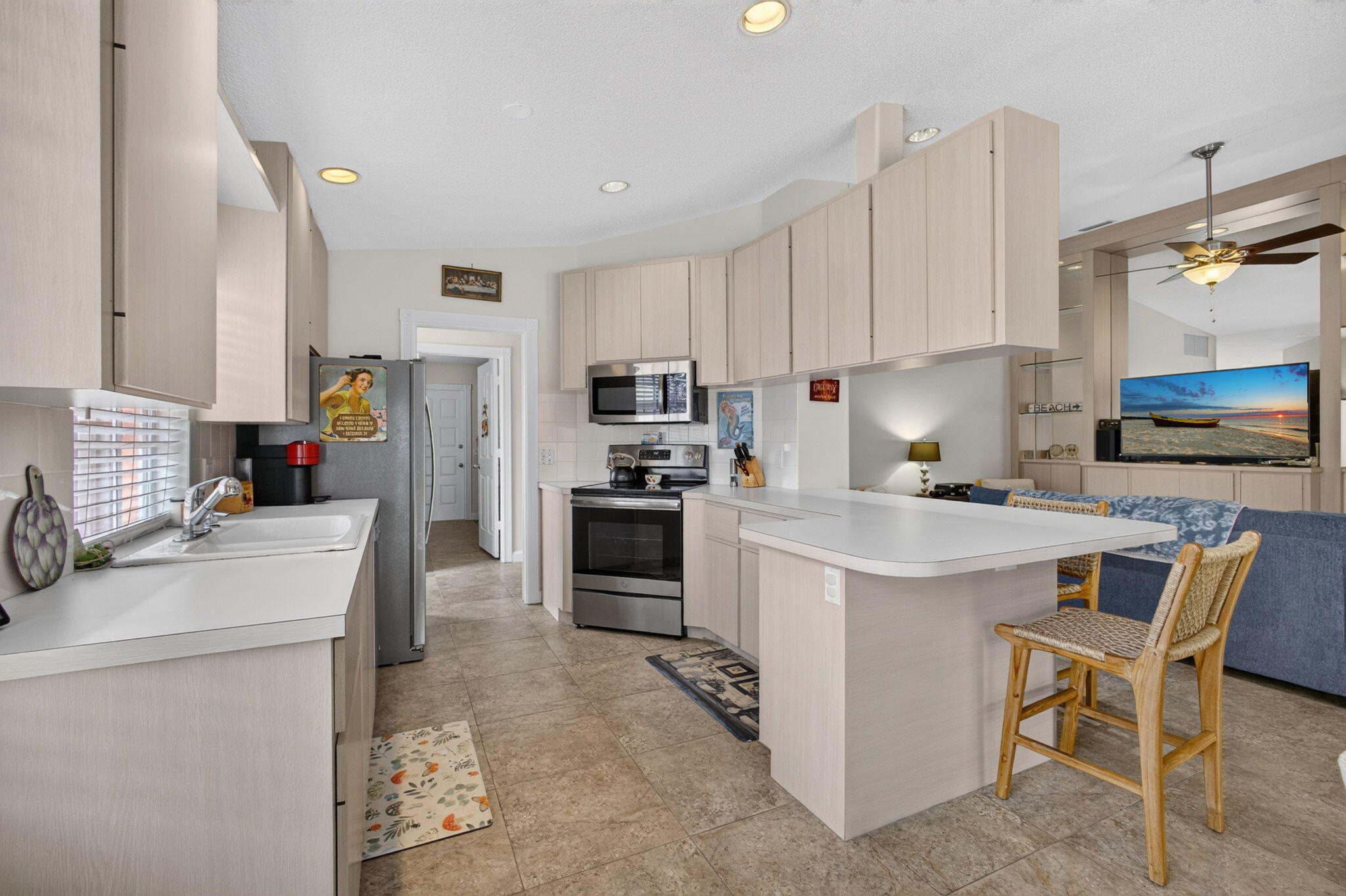 4238 ROYAL OAK Drive