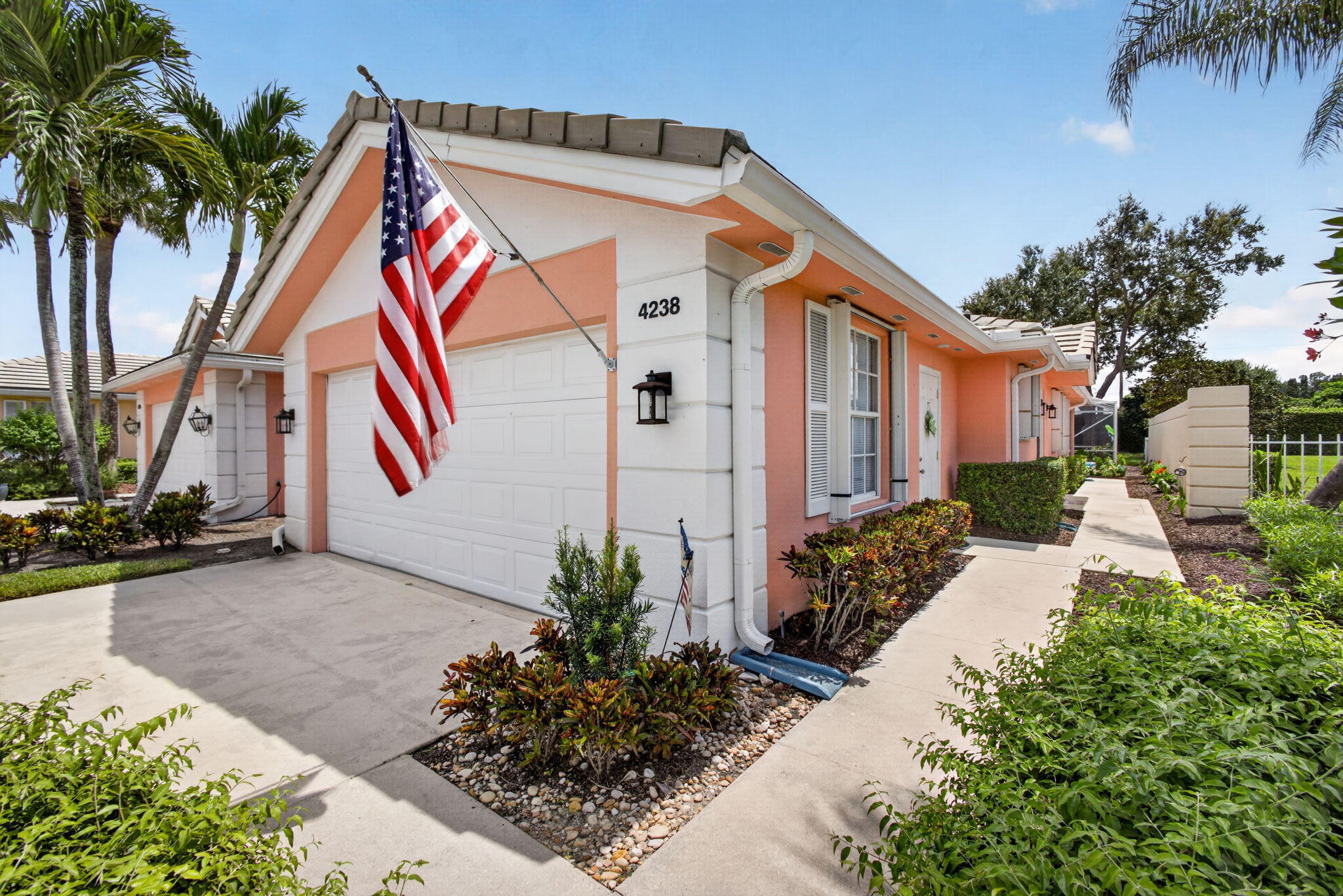 4238 ROYAL OAK Drive