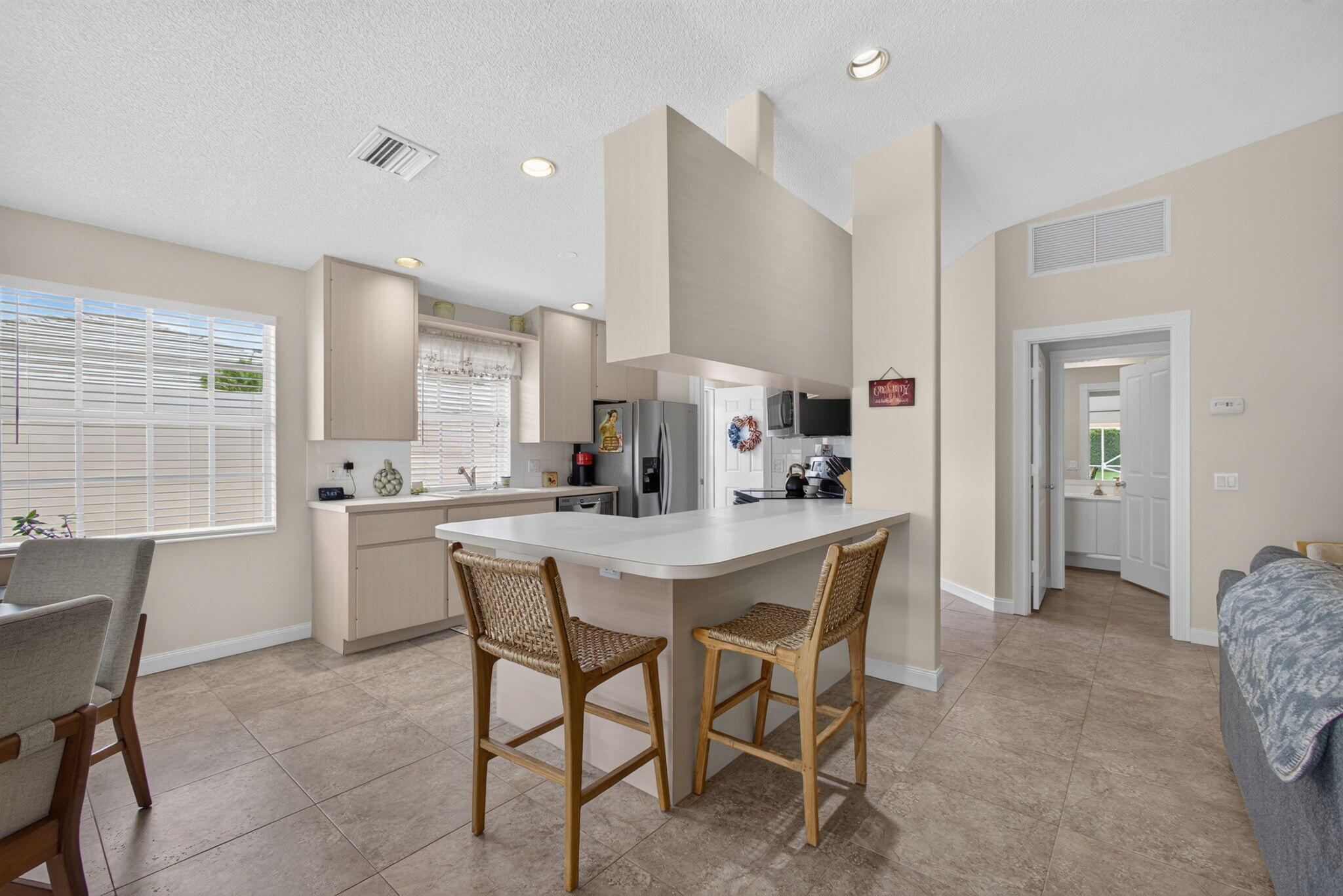 4238 ROYAL OAK Drive