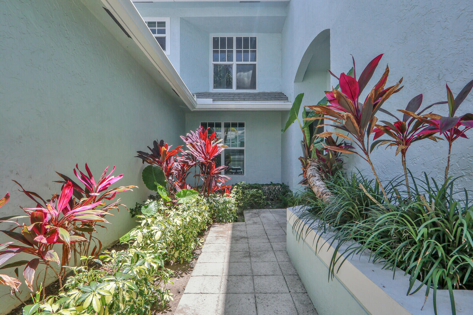 1506 Mizzenmast Way