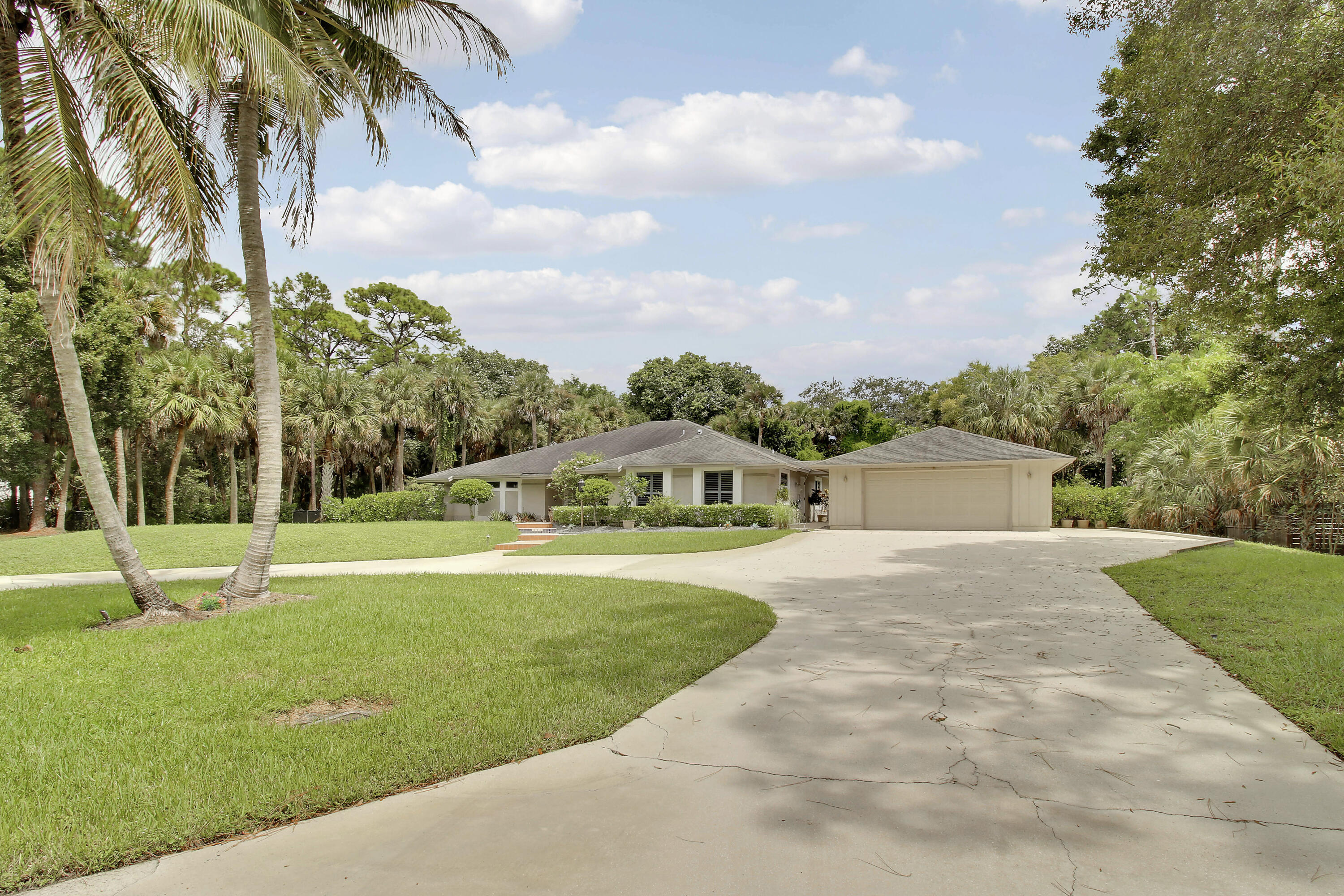 8552 Thousand Pines Circle