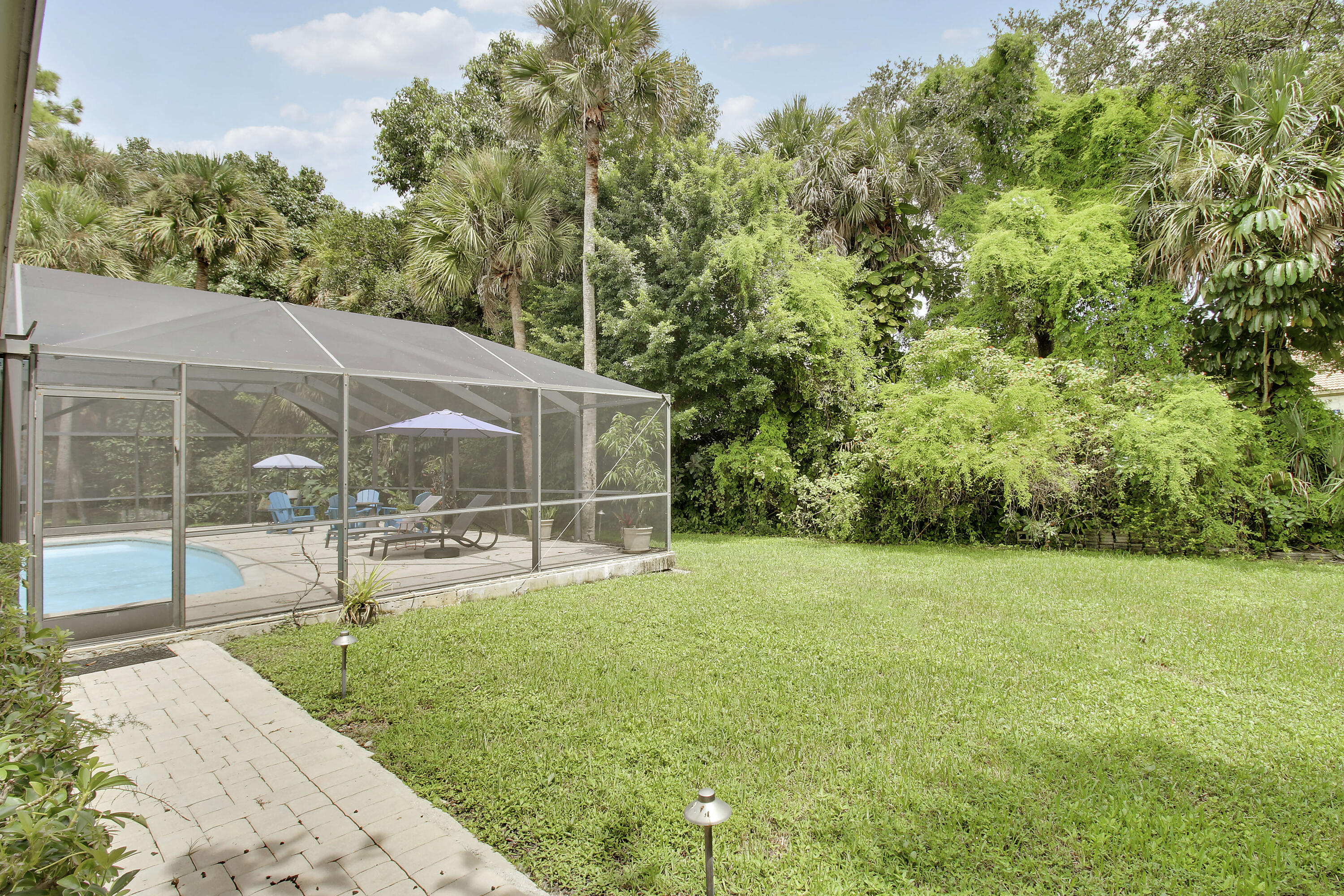 8552 Thousand Pines Circle