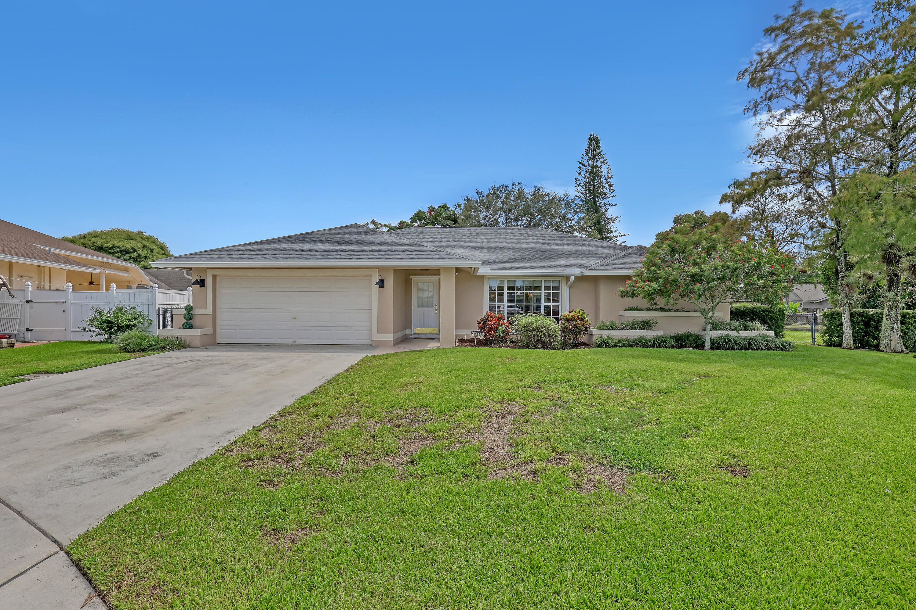 1835 Moonflower Circle