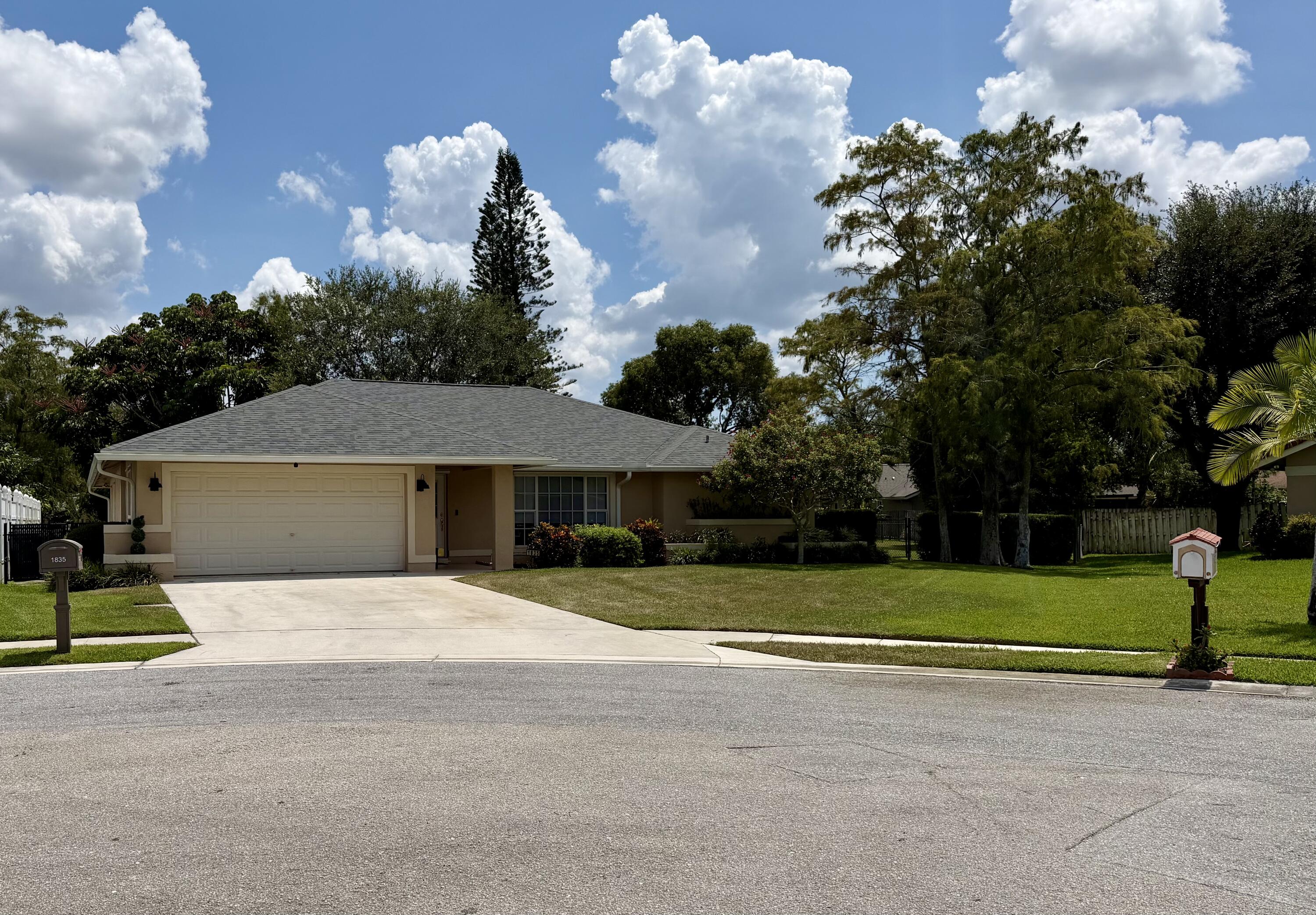 1835 Moonflower Circle