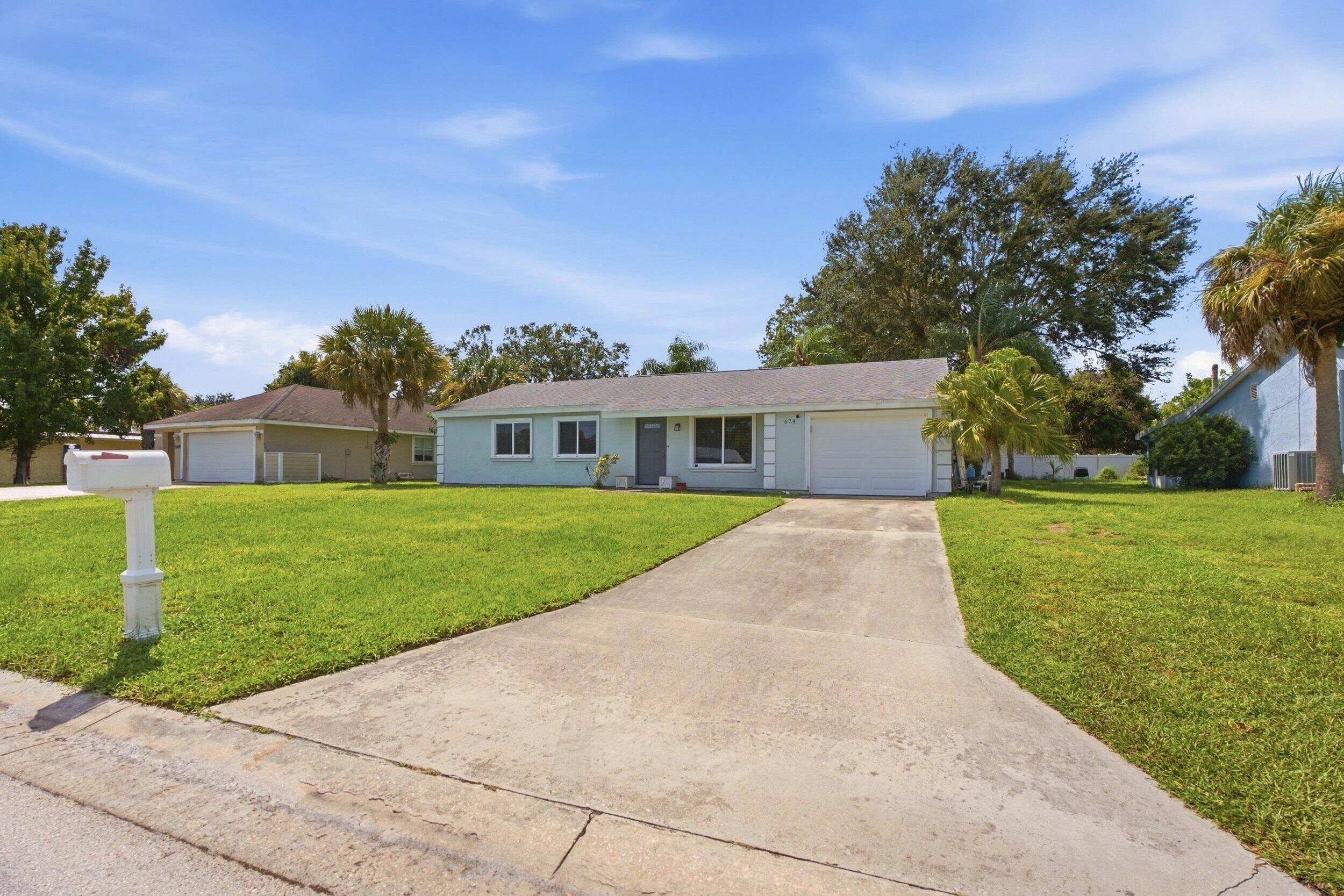 674 SW Old Briar Avenue, Port St. Lucie