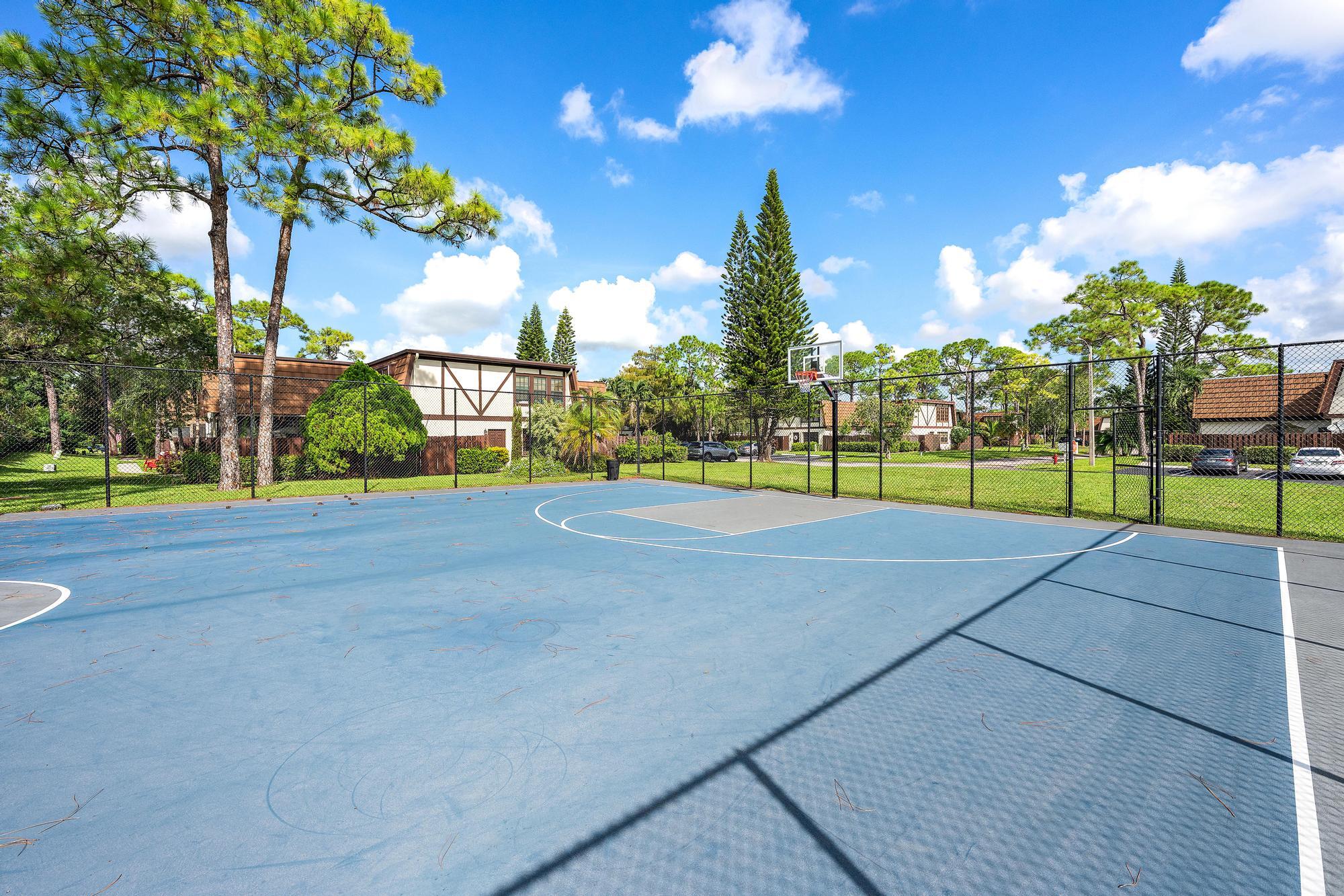 148 WEYBRIDGE Circle C
