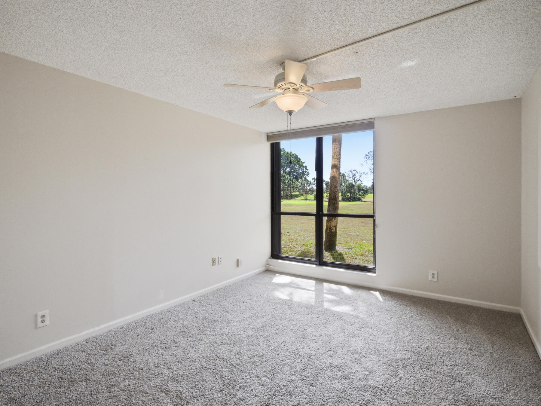 5390 WOODLAND LAKES Drive 104