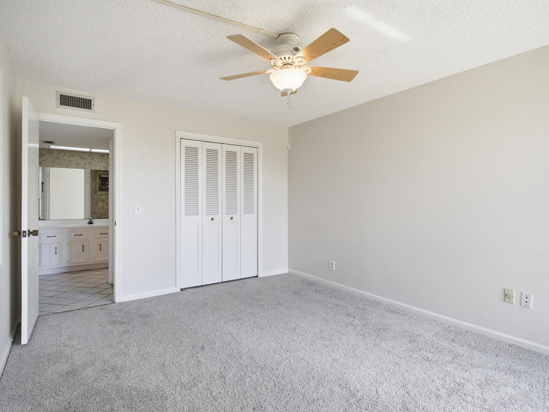 5390 WOODLAND LAKES Drive 104
