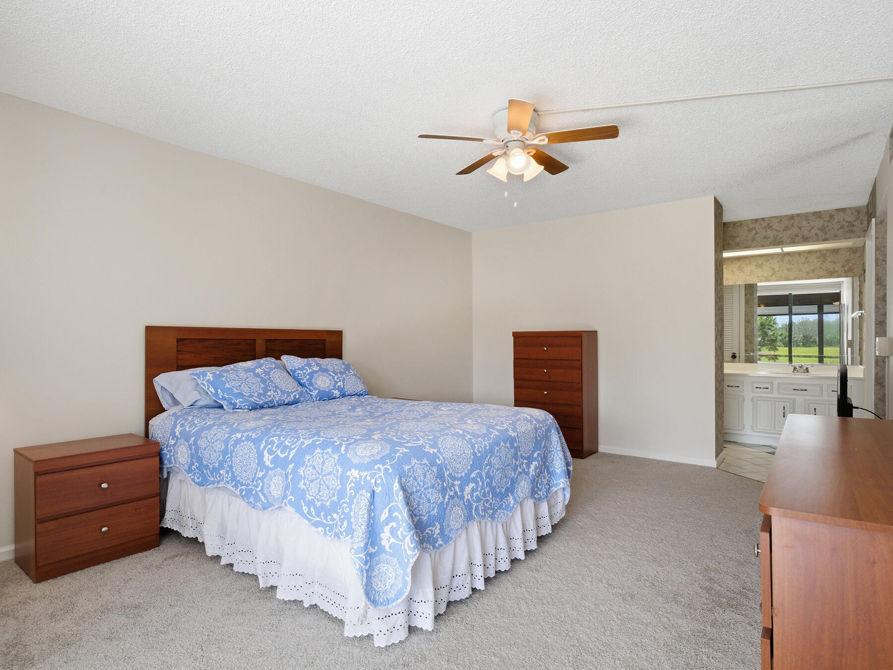 5390 WOODLAND LAKES Drive 104