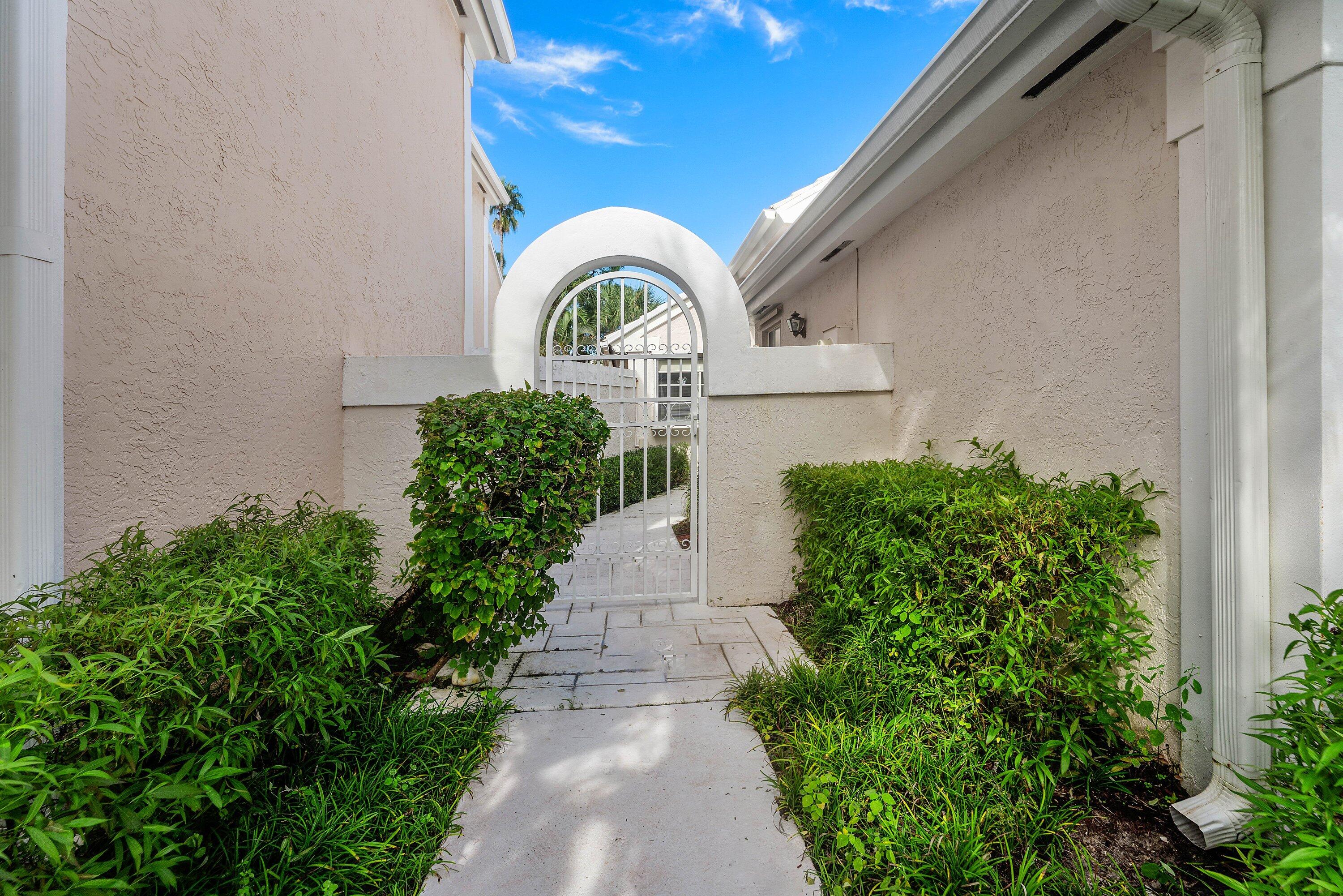 12 Elgin Lane