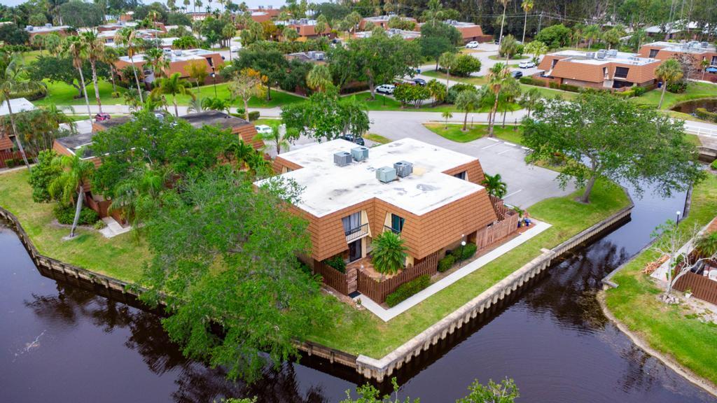 825 Center Street 30b