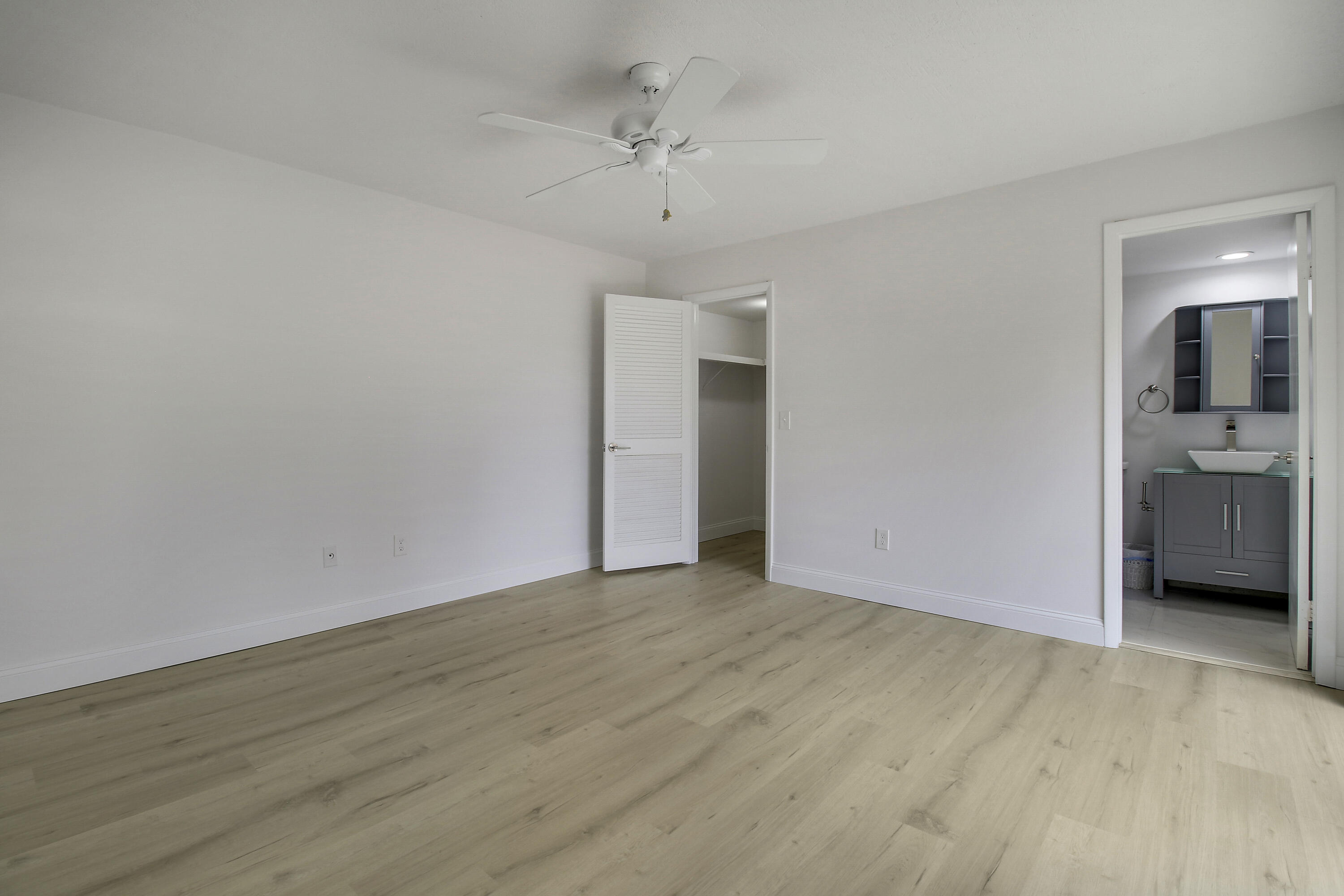 825 Center Street 30b