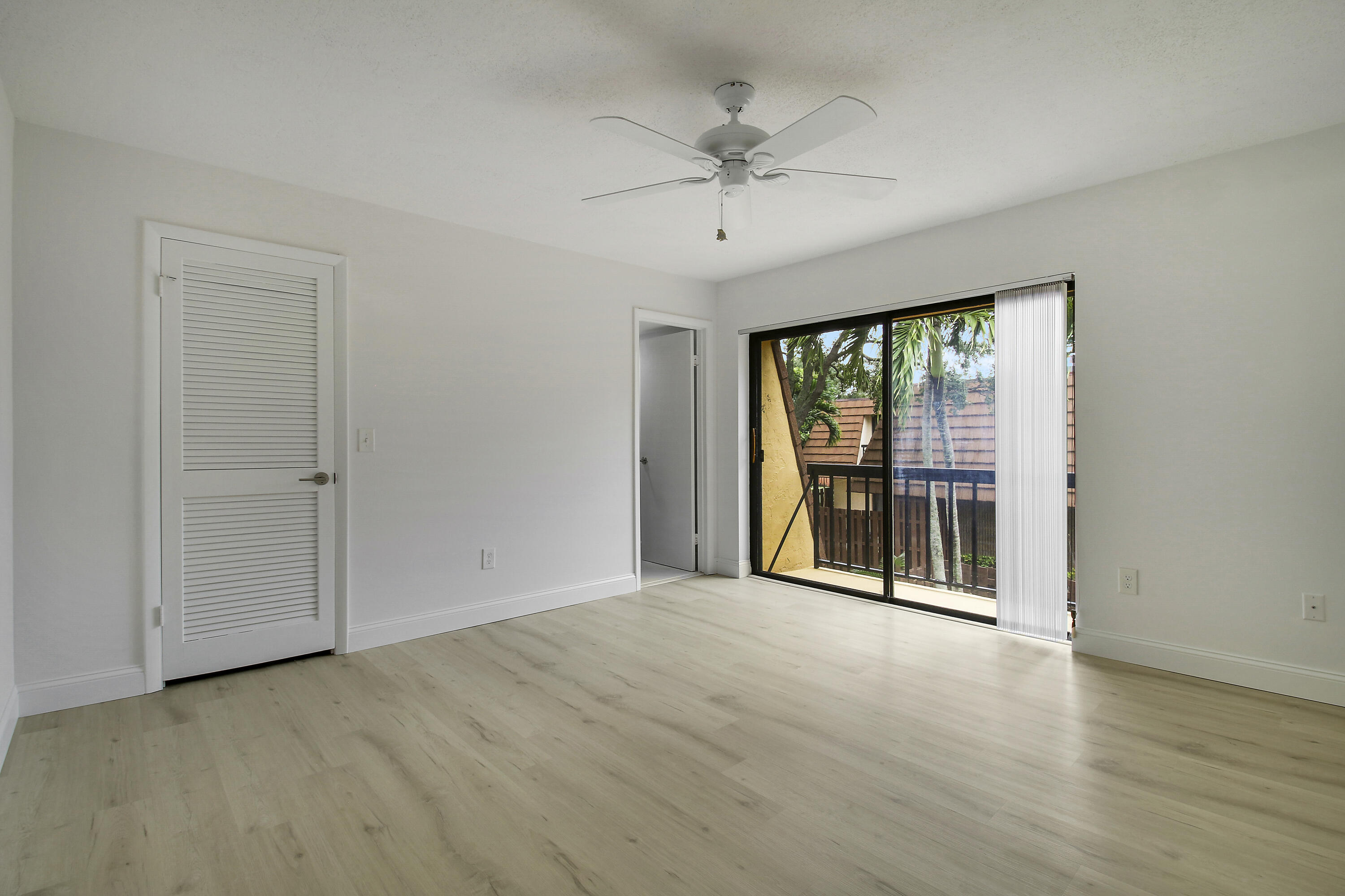 825 Center Street 30b