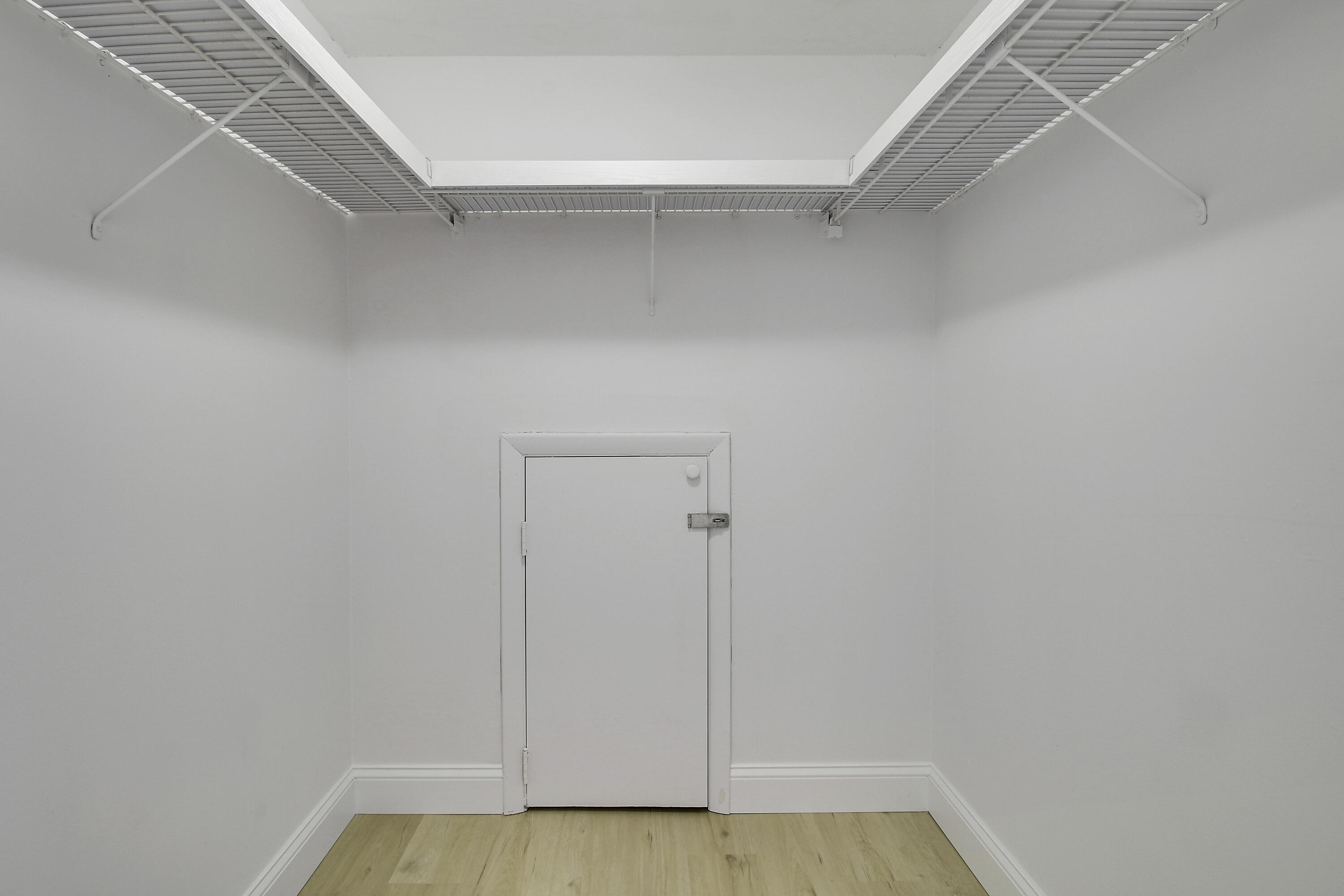 825 Center Street 30b