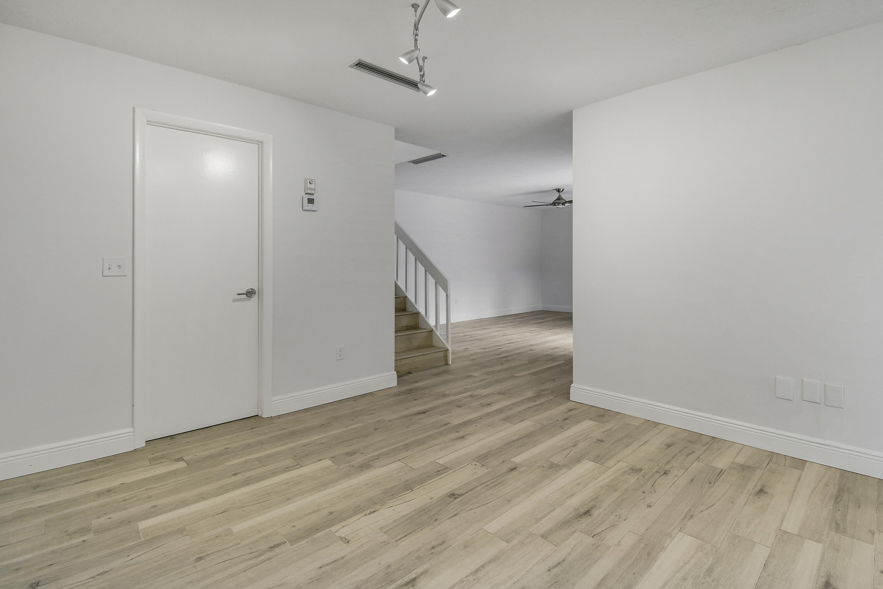825 Center Street 30b