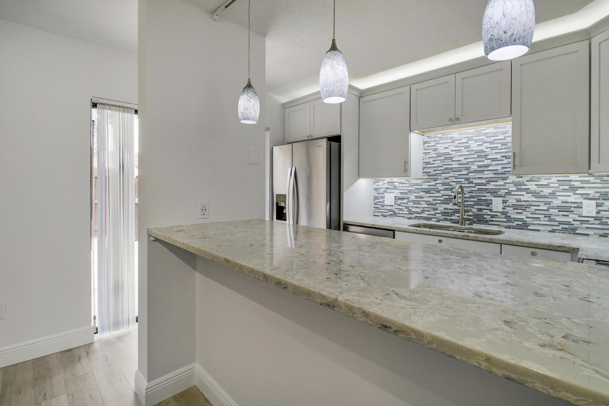 825 Center Street 30b