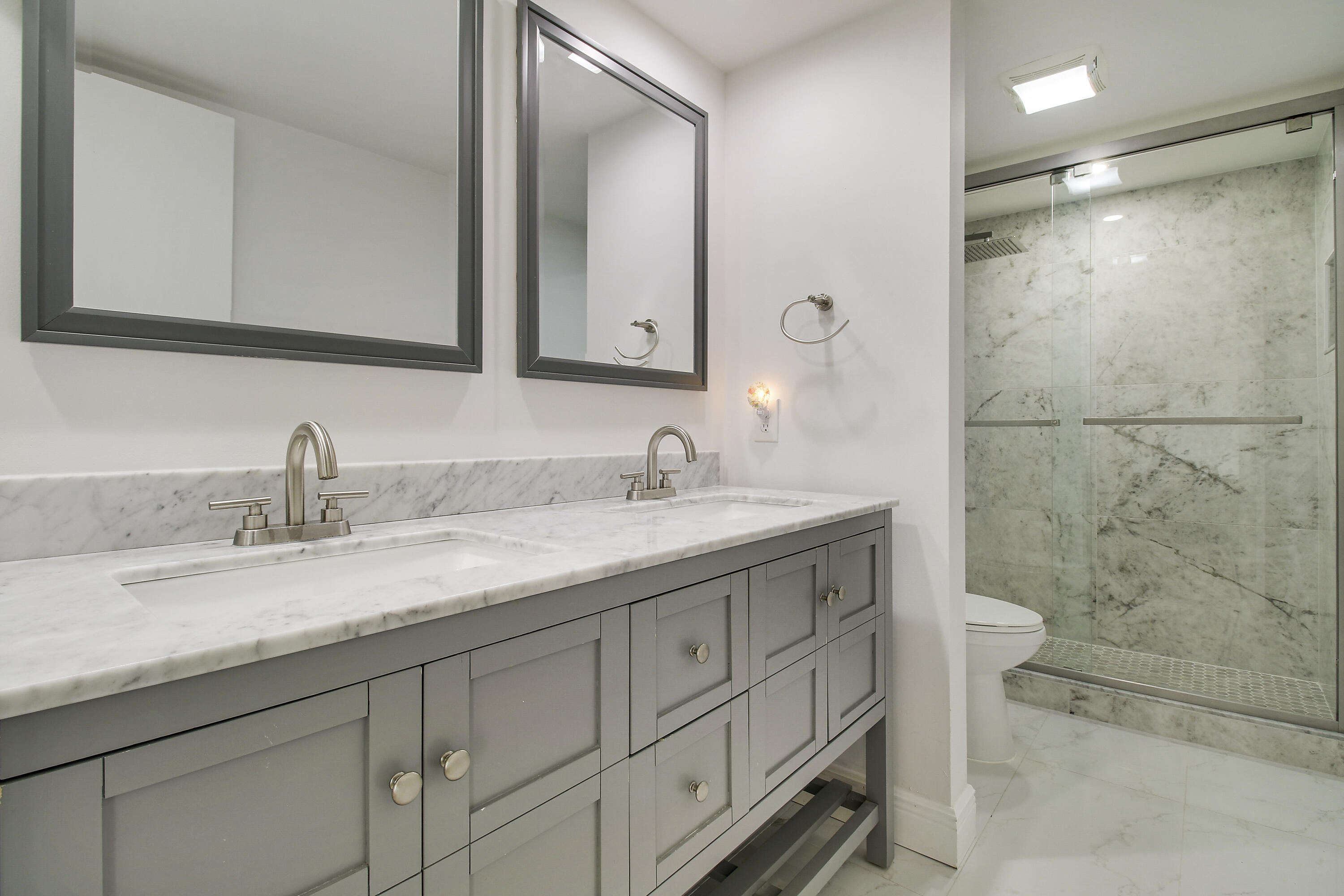 825 Center Street 30b