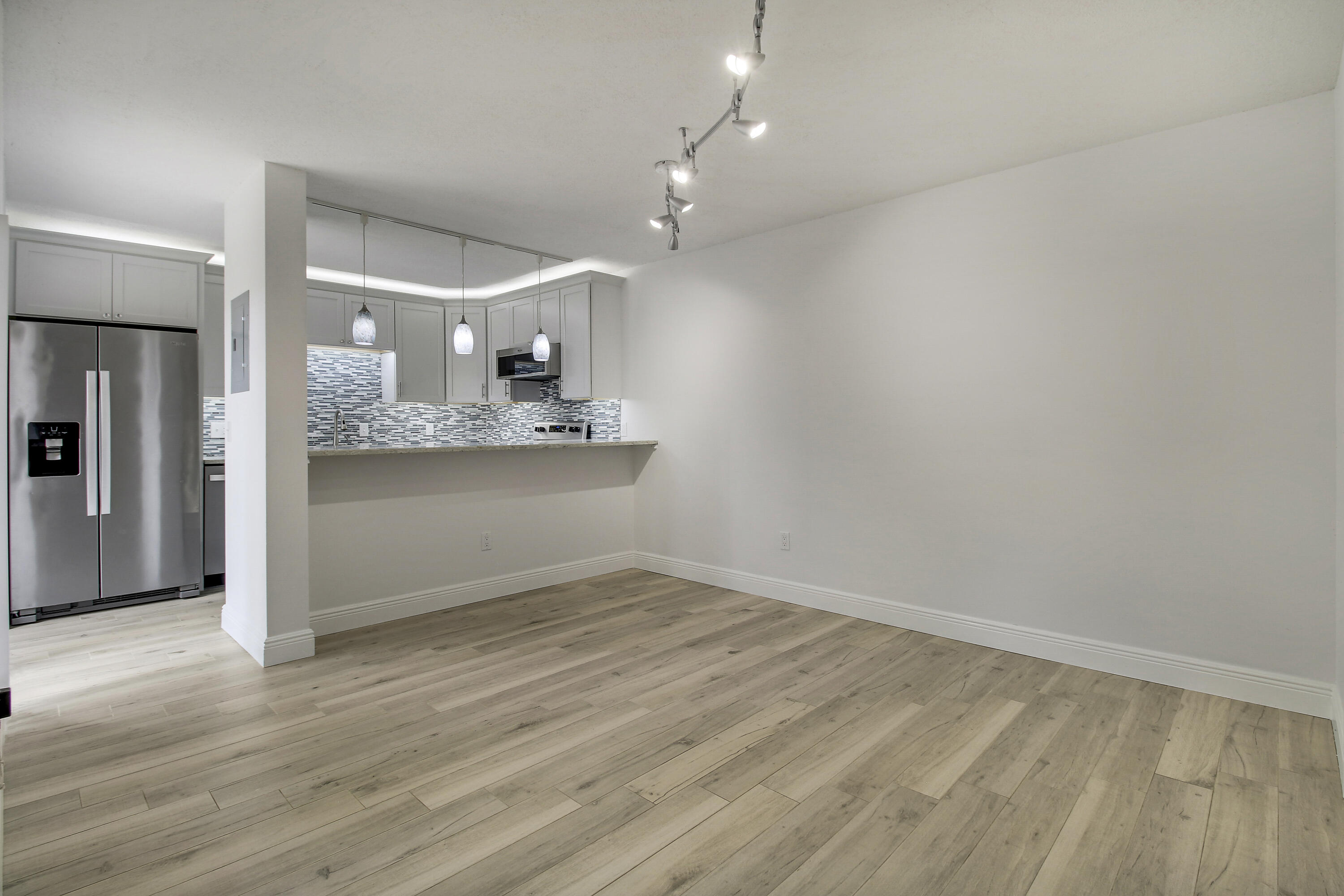 825 Center Street 30b