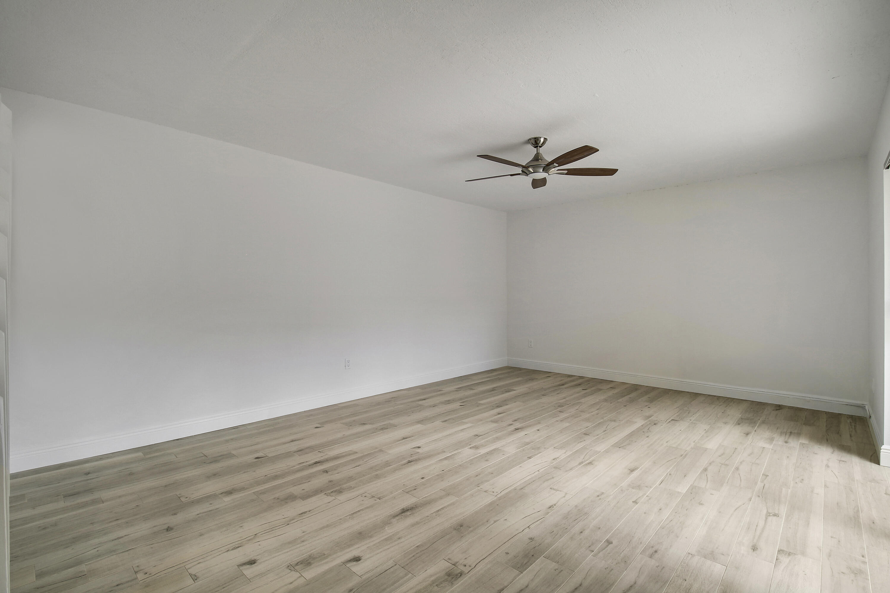 825 Center Street 30b