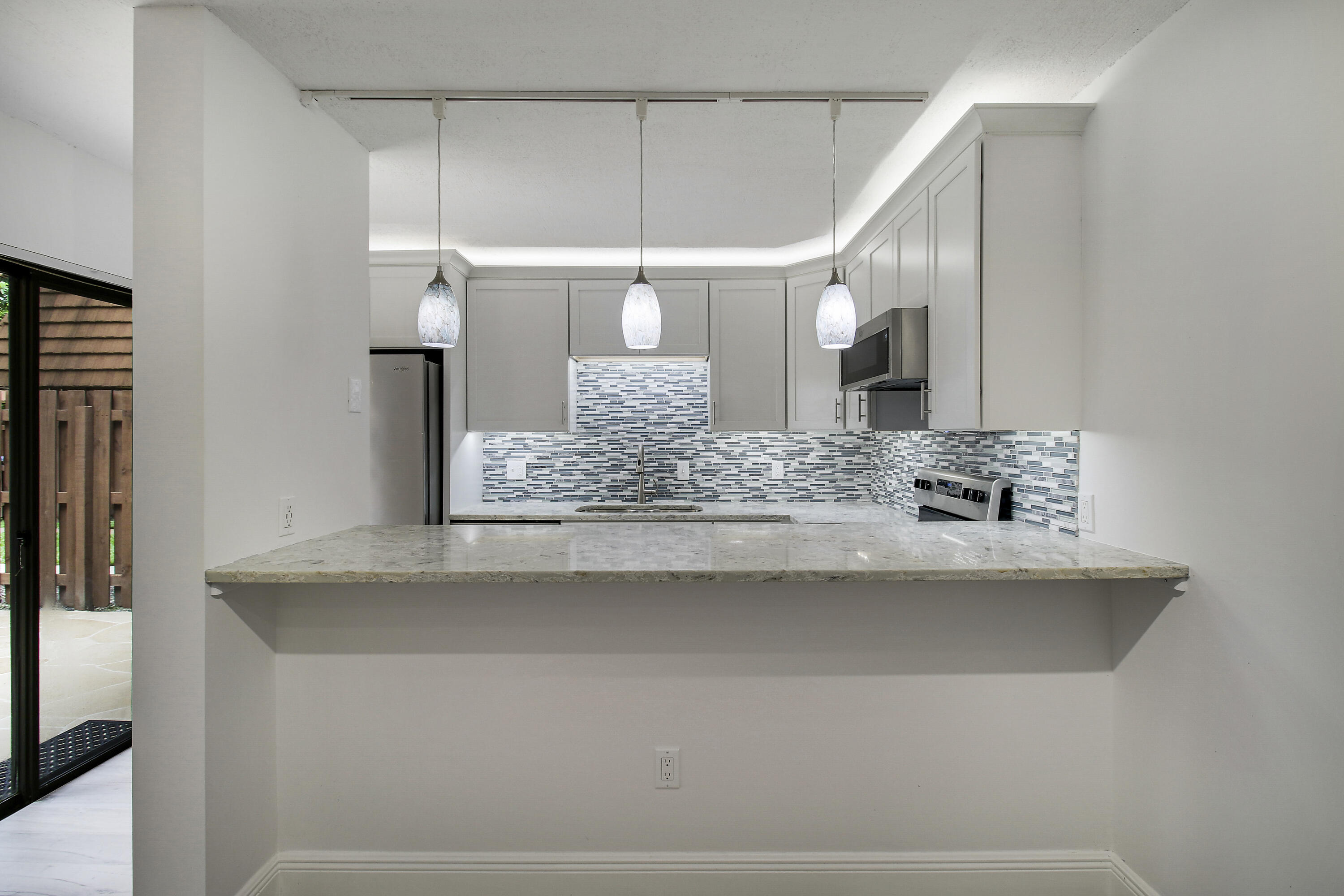 825 Center Street 30b