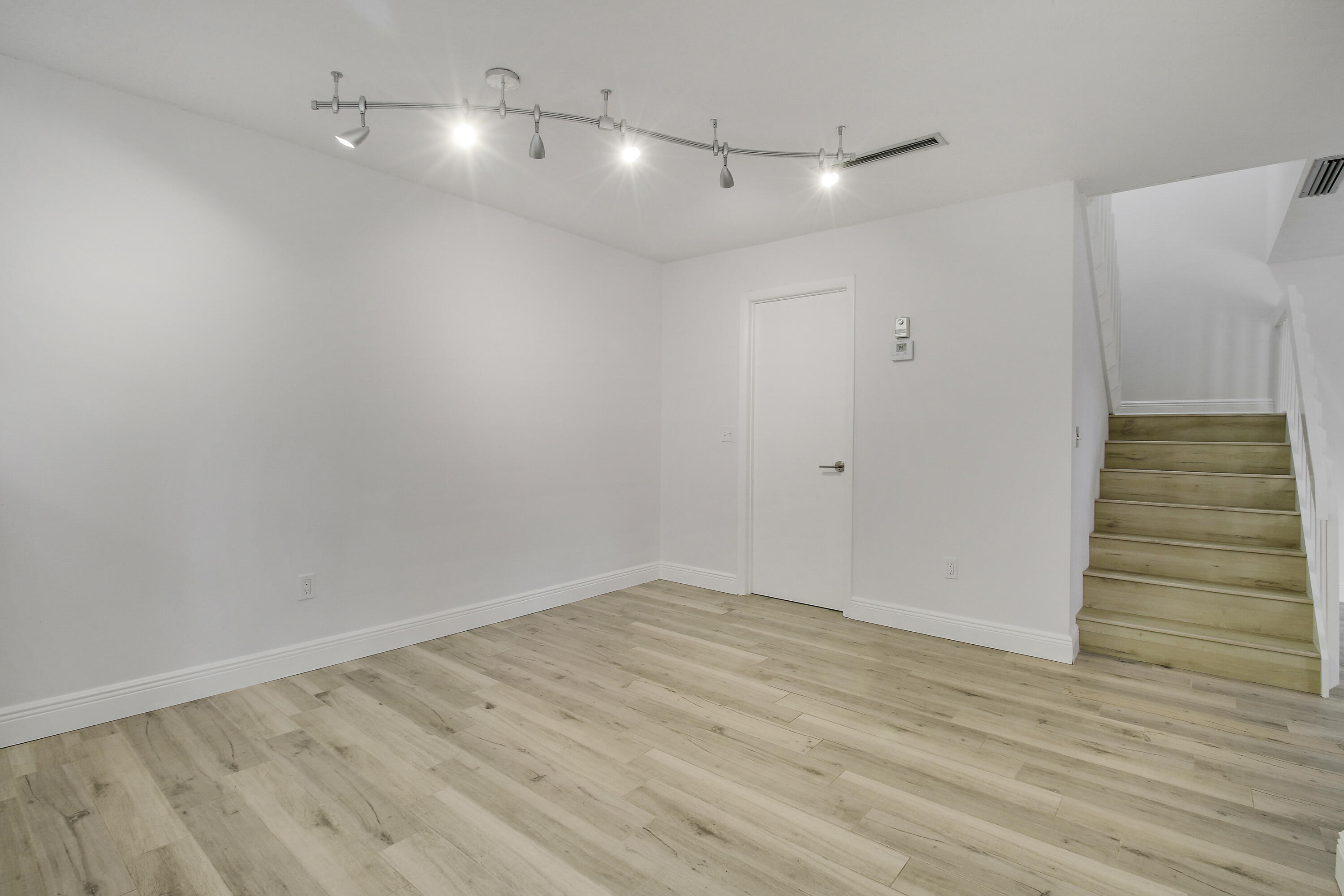 825 Center Street 30b